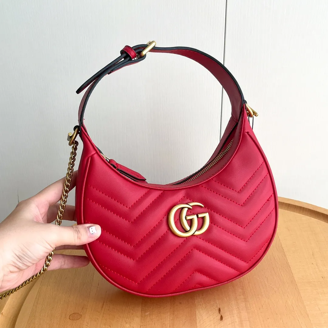 Gucci Marmont 红色 菱格绗缝 腋下包