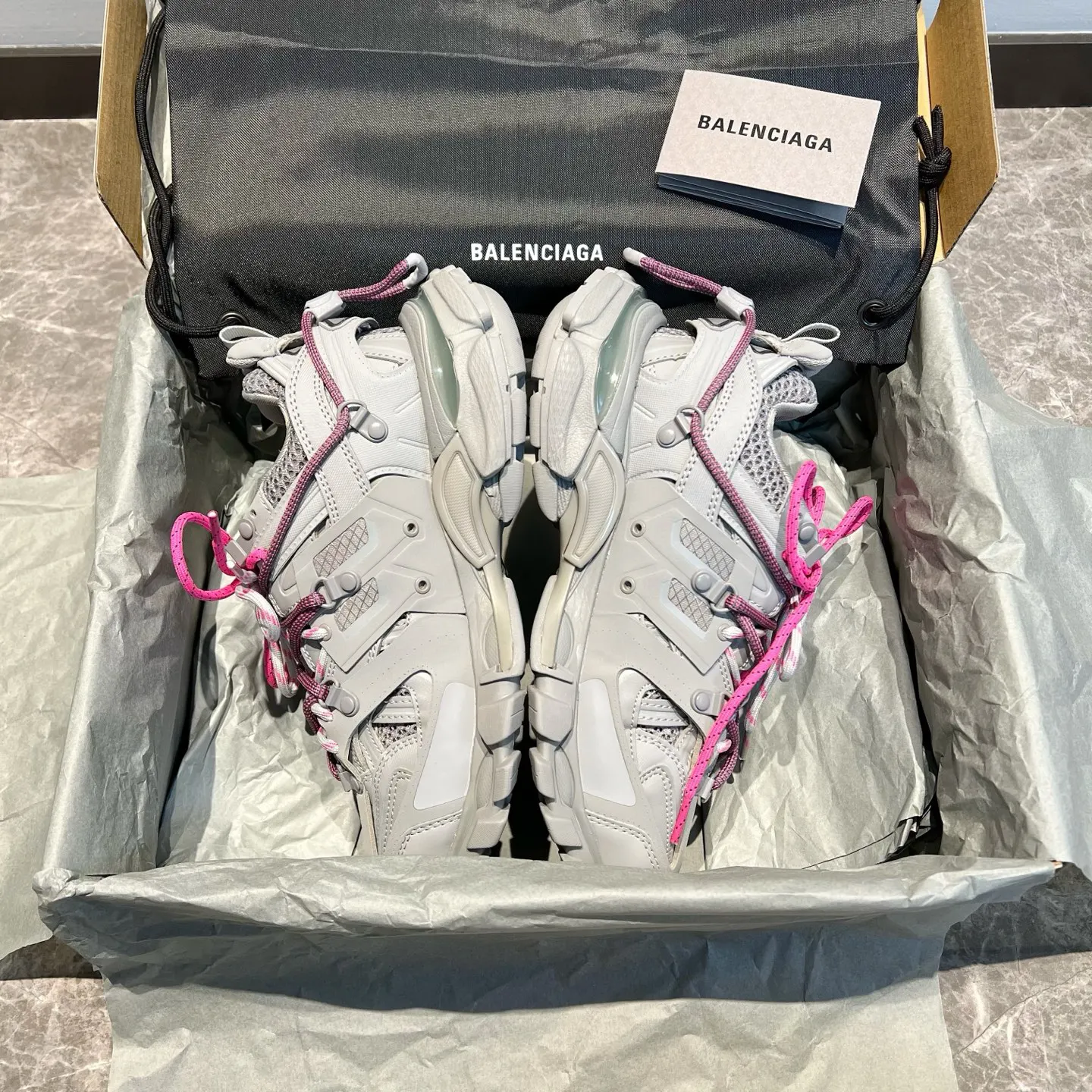 Balenciaga 单肩包 日常搭配