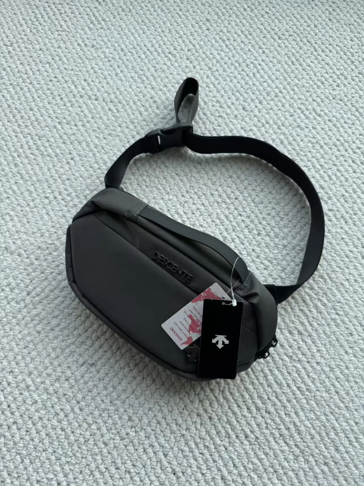 黑色 灰色 创新多場景背负方式 可單肩 斜挎 手拎 也可作为腰包 休閒腰包款(數字9) 黑色 灰色 创新多場景背负方式 可單肩 斜挎 手拎 也可作为腰包 休閒腰包款(數字9)