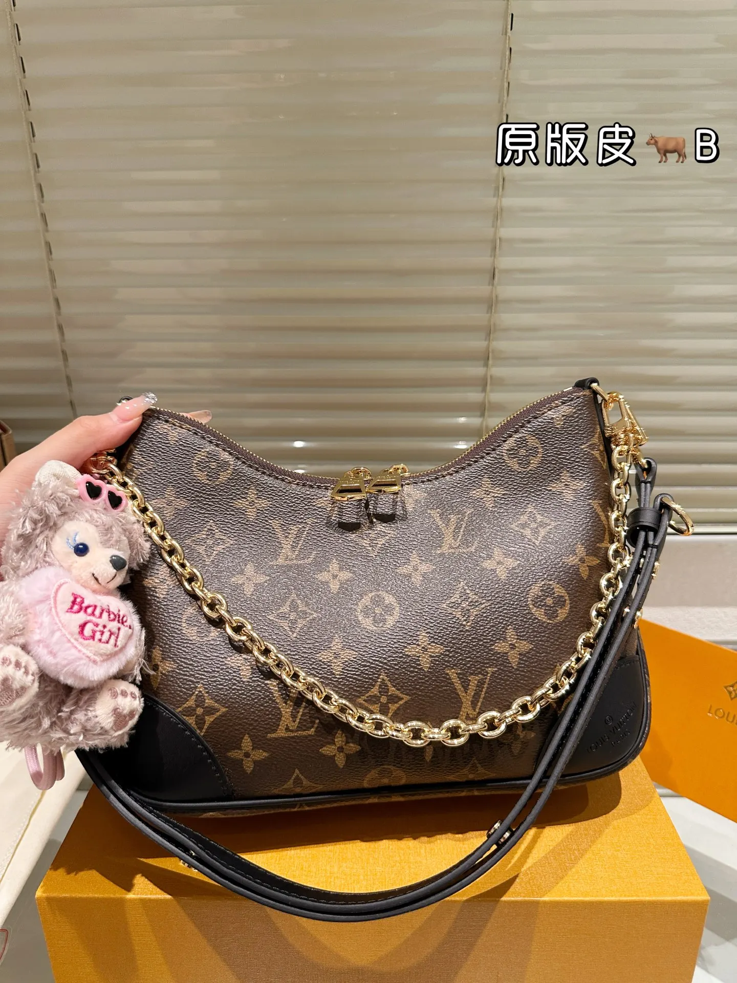 LV 老花 金色 牛皮 把肩带拆掉只用鏈條 雞就是个单问包 鏈條包 精致鏈條款