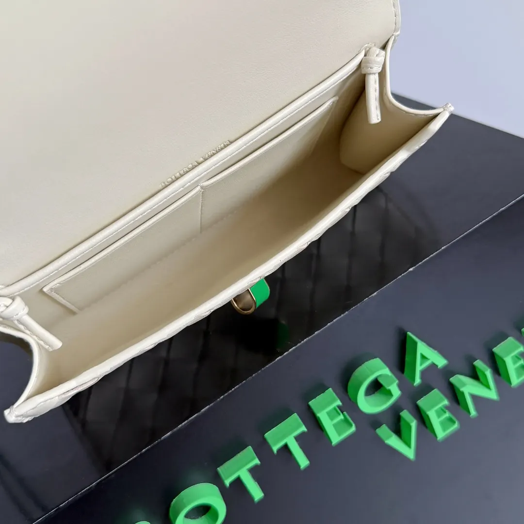 Bottega Veneta 皮革 手拿包 精致手拿款