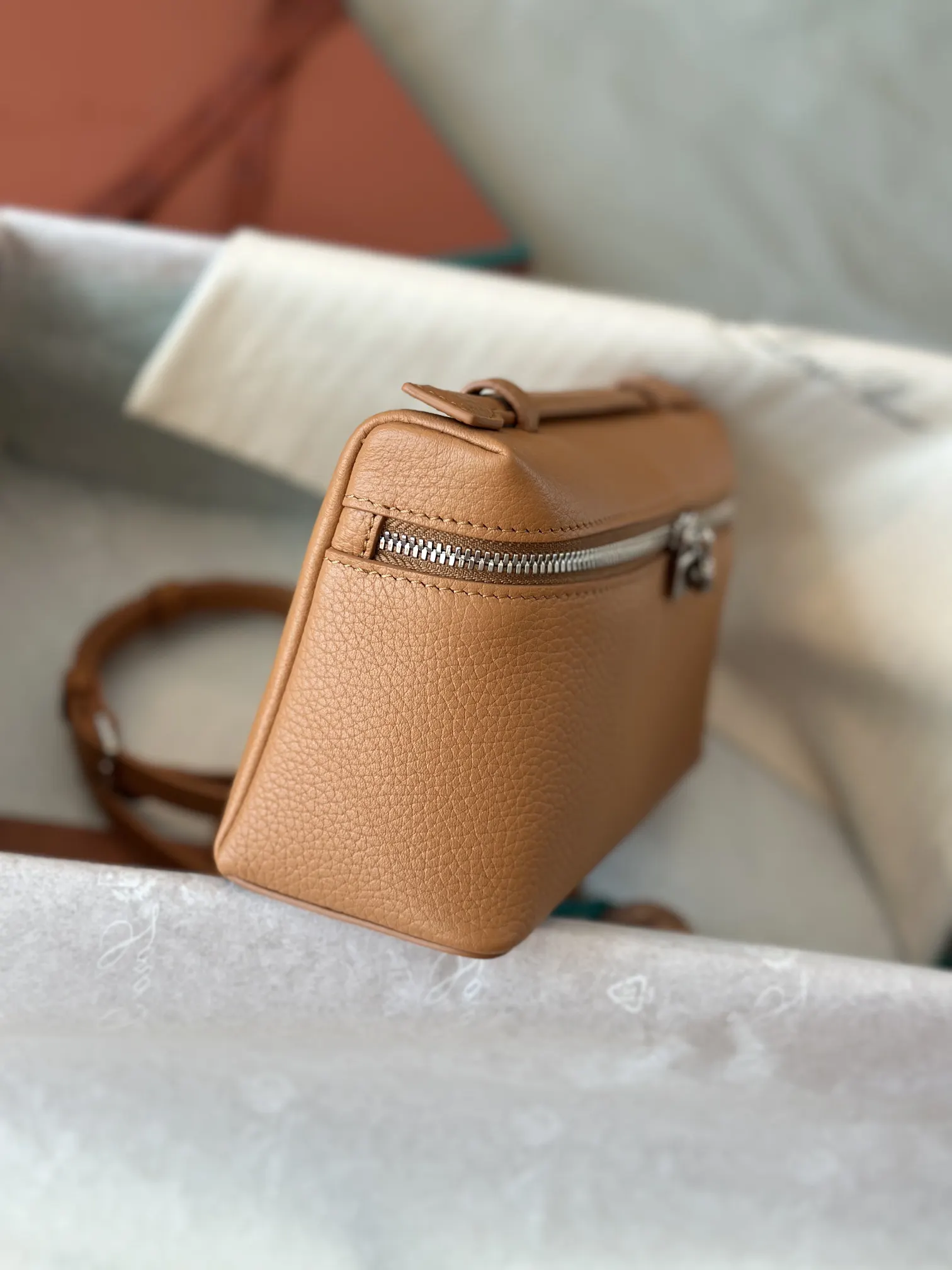 棕色 小牛皮 Loro Piana Extra Poket 手拿包 精致手拿款