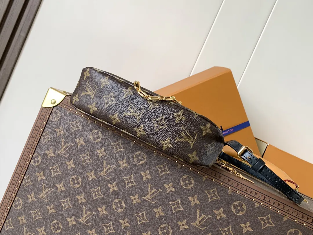 Chain Bag Leather