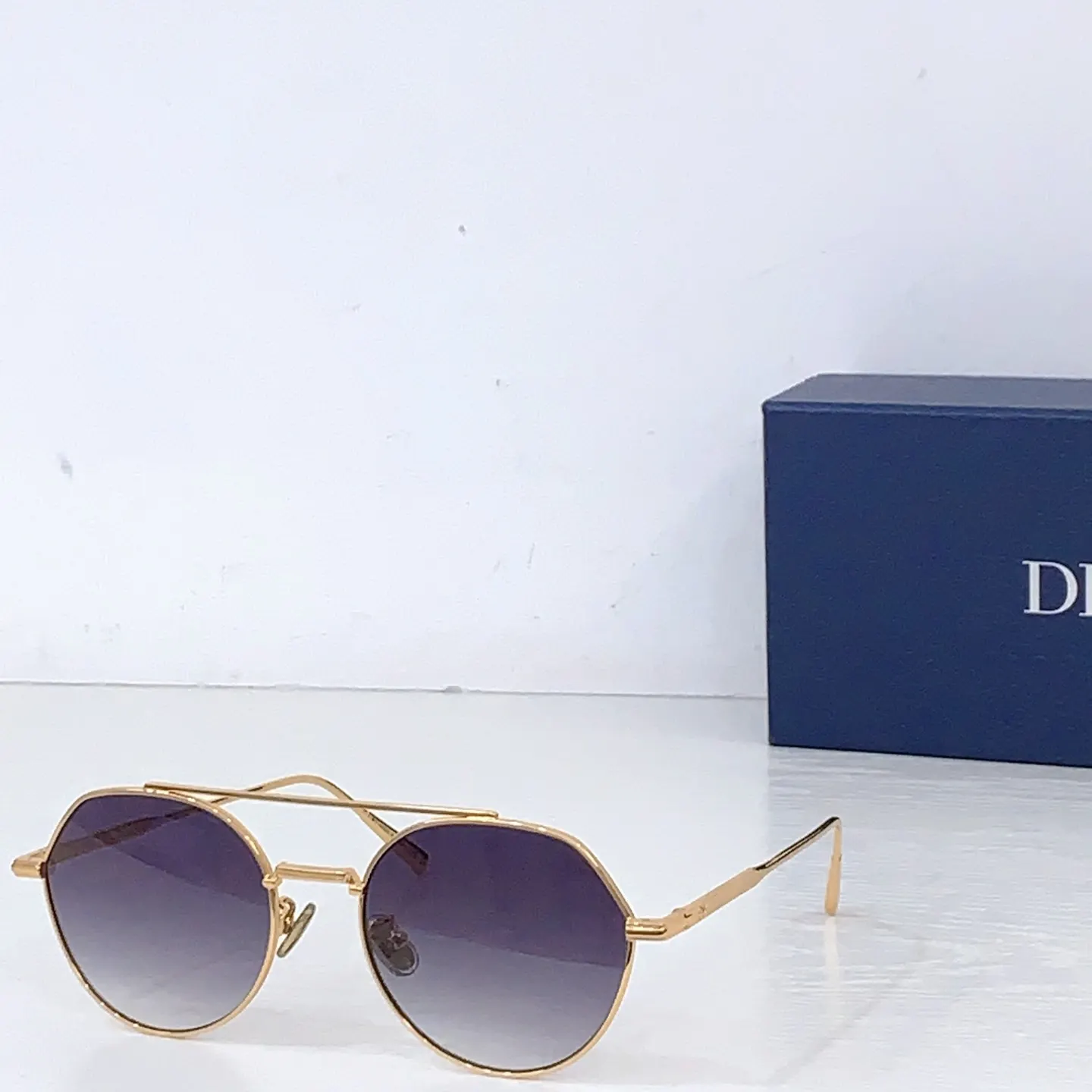 Dior 紫色渐变太阳镜 轻奢遮阳款