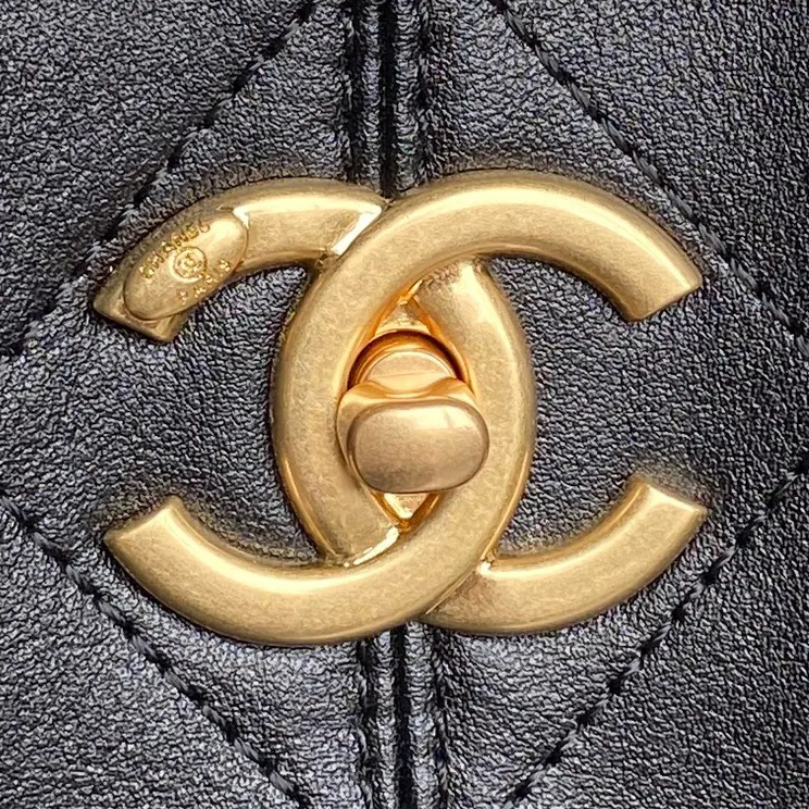Chanel Tote Bag Leather