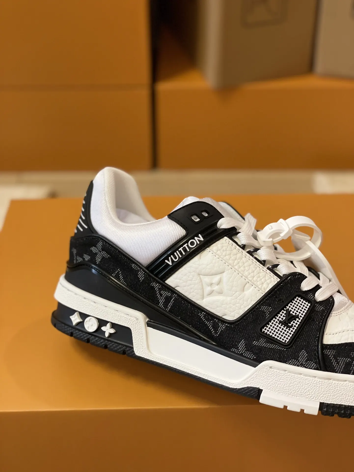 Louis Vuitton 黑色 运动鞋