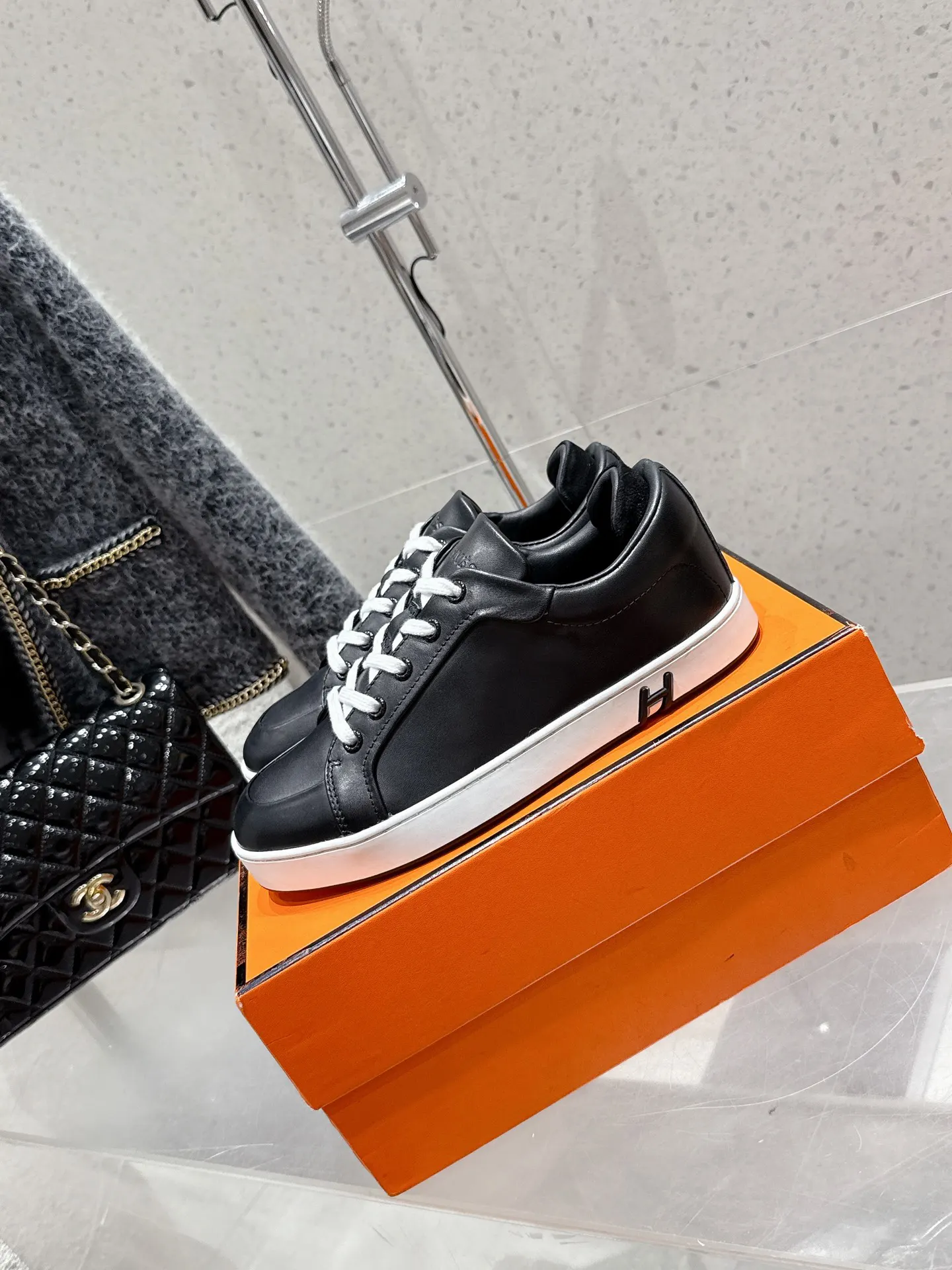 Hermès 绝对是最值得买的 羊皮 鞋履 舒适 运动鞋