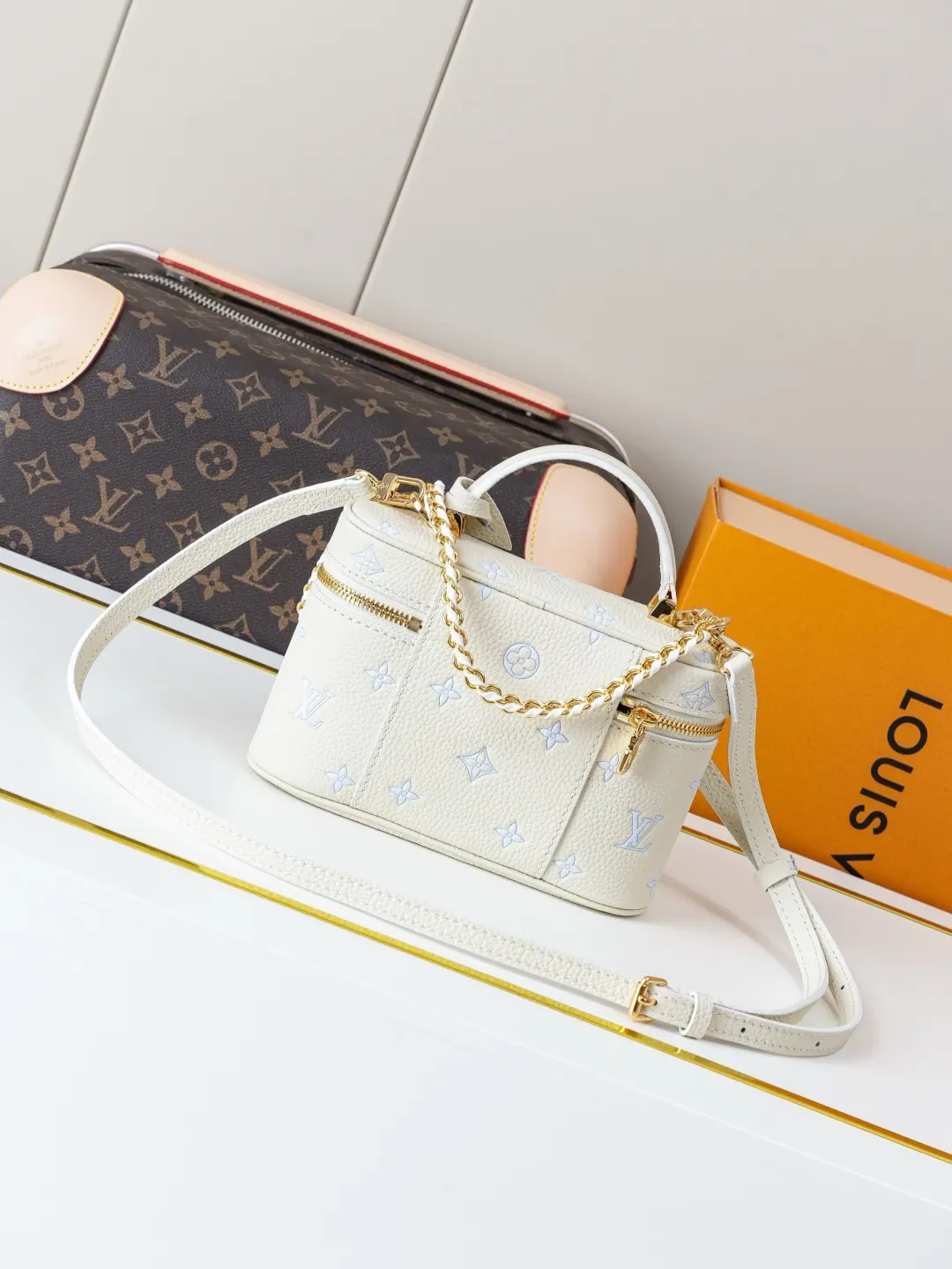 Louis Vuitton Chain Bag Leather