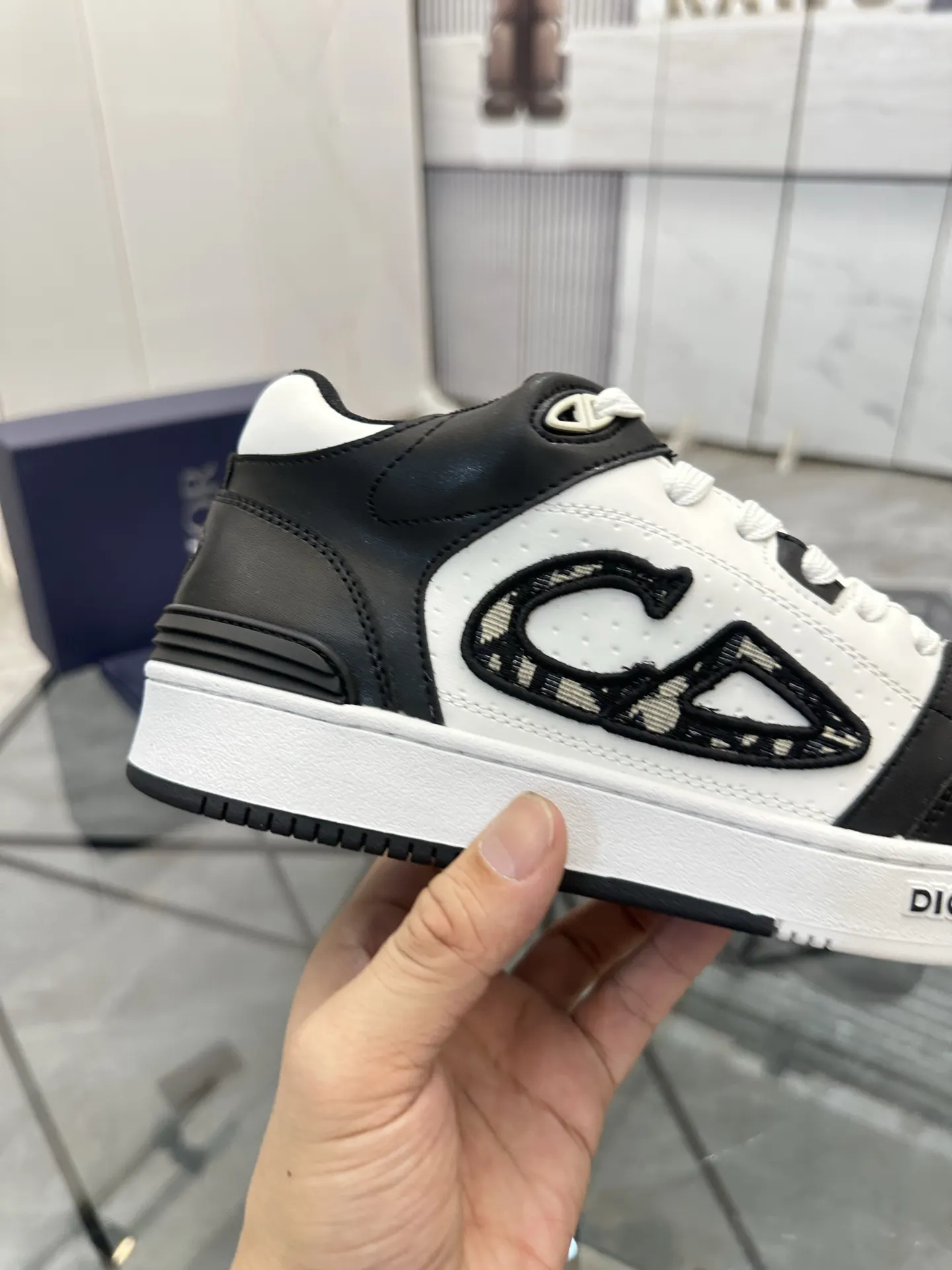 Dior B57 黑白拼色牛皮休闲鞋