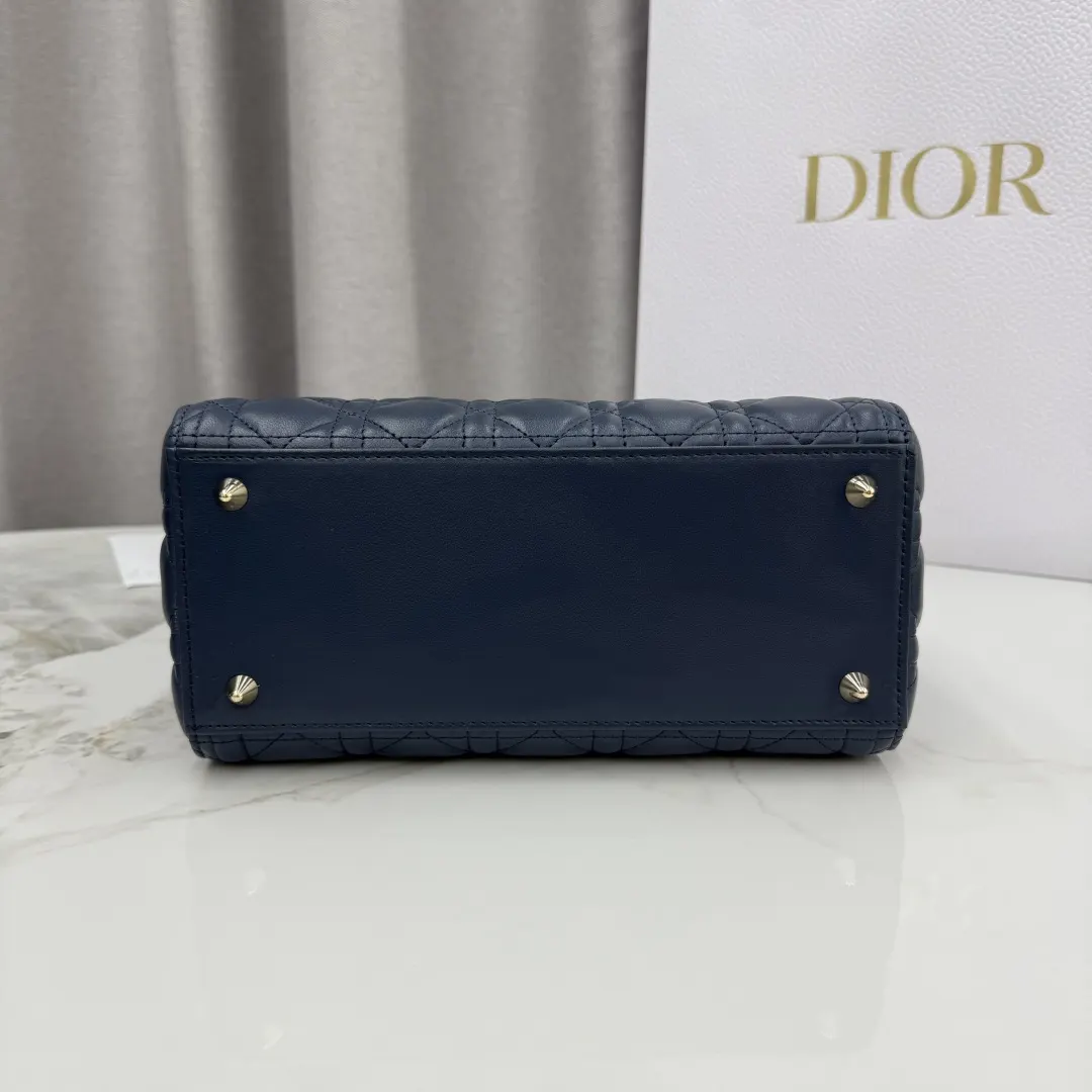 Dior Lady Dior 黑色羊皮手袋 经典藤格款