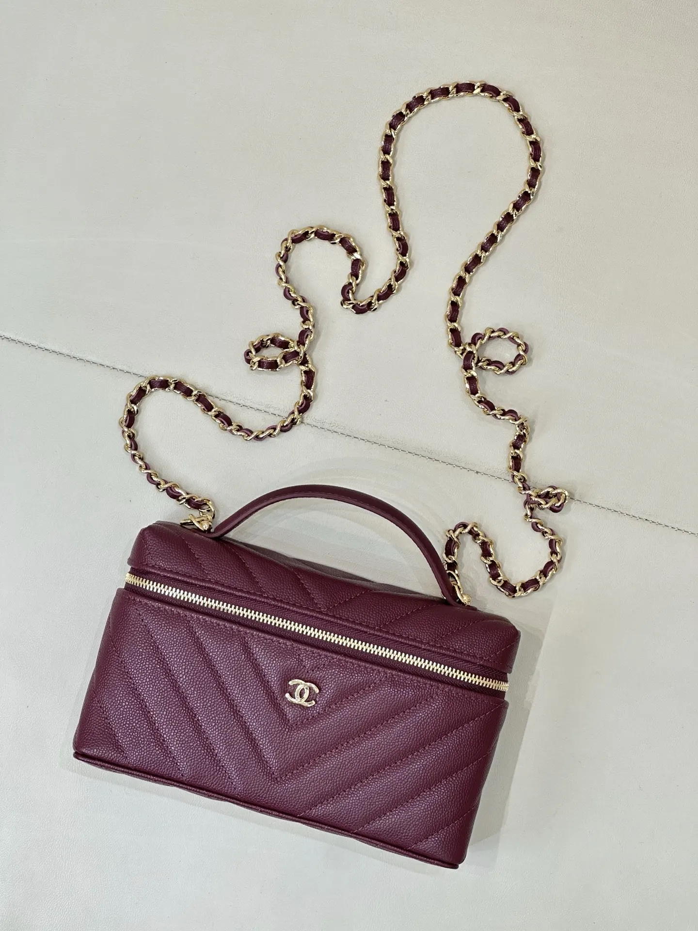 Crossbody Bag Lightweight Classic Leather