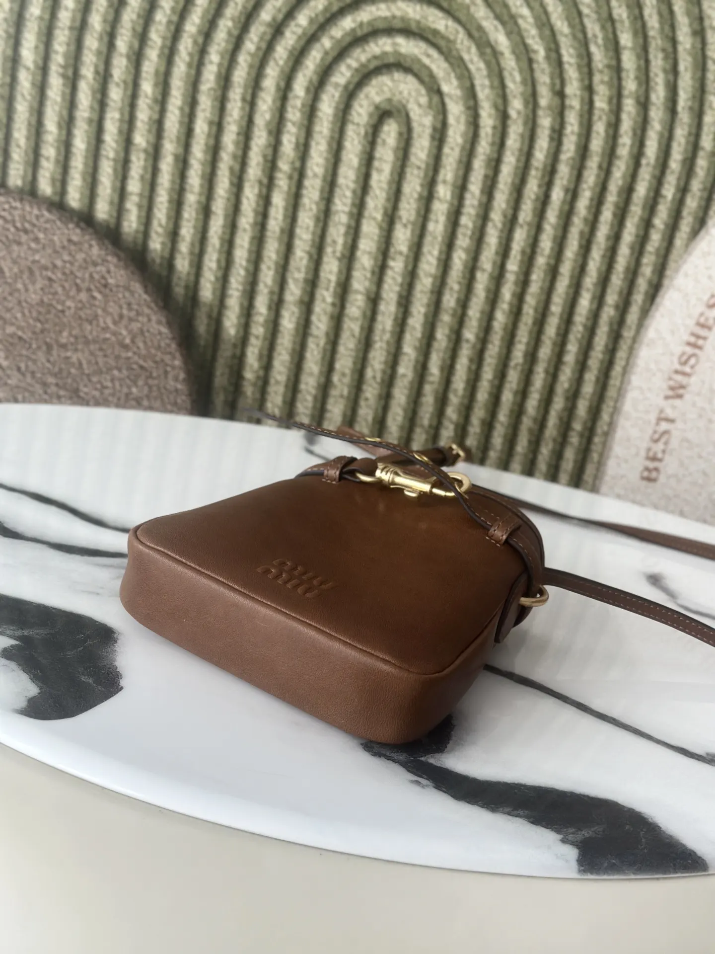 Miu 羊皮 手拿包 精致手拿款