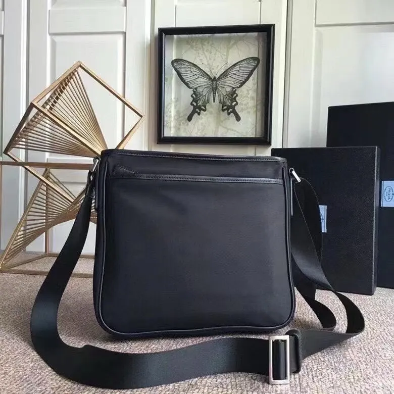 Prada 黑色 牛皮 收納包 旅行收納款
