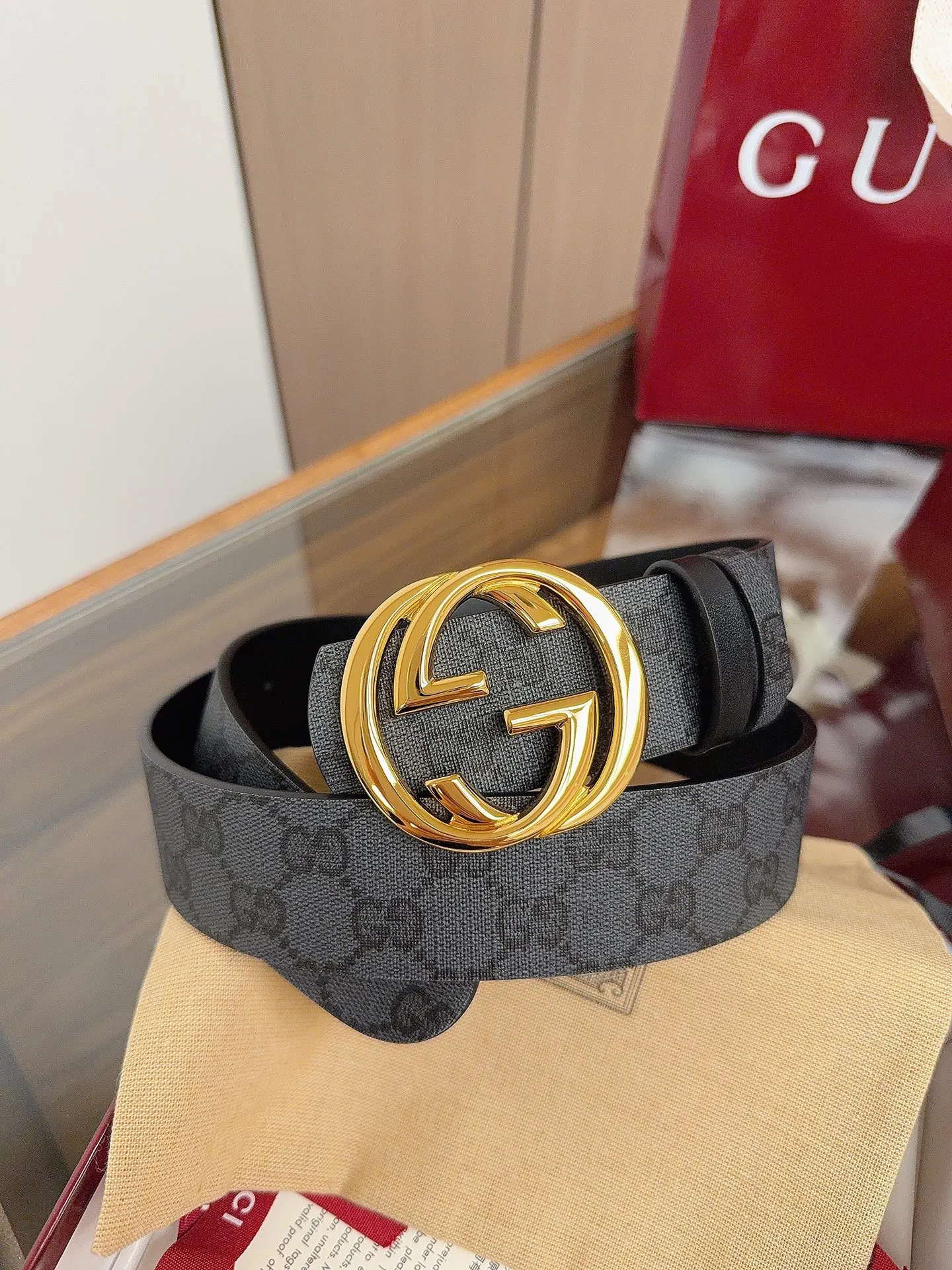 Gucci Double G 双G扣牛皮腰带