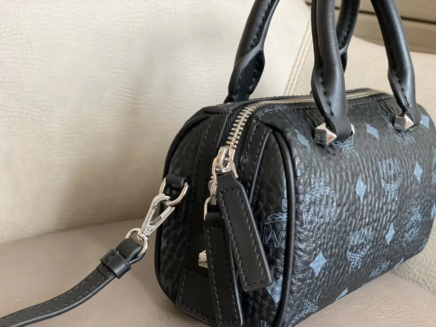 牛皮 mcm 新版［mcm］essential 旅行袋 大容量旅行款