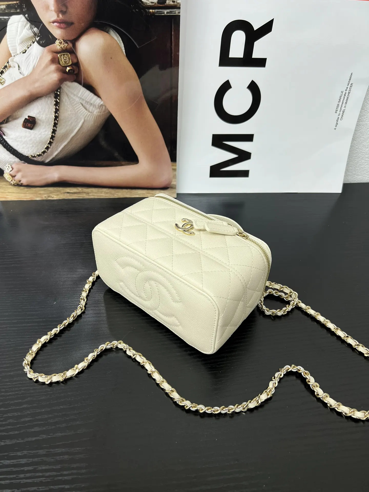 Chanel 小牛皮鏈條包 單肩斜挎