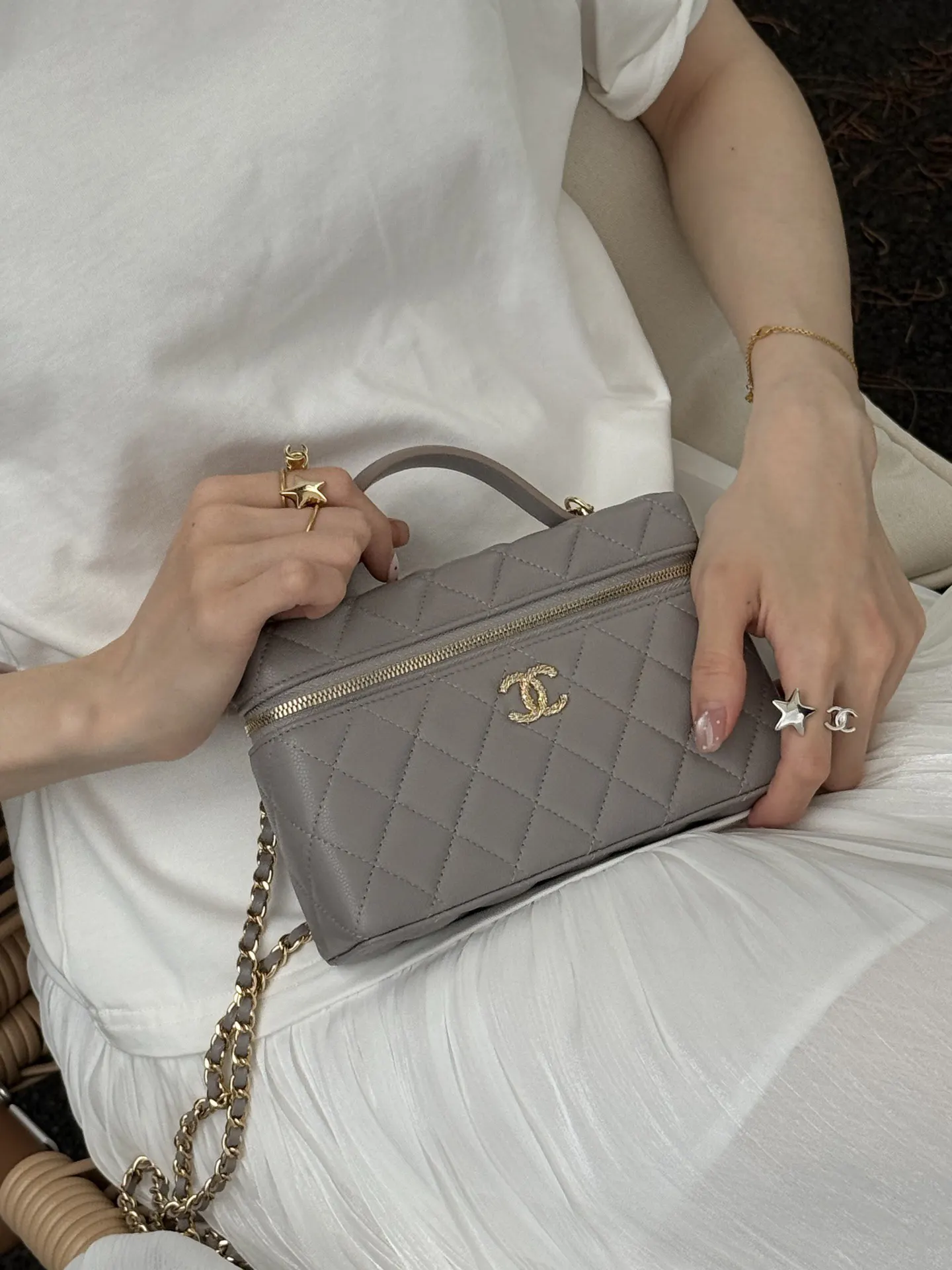 Chanel 牛皮链条化妆包 单肩斜挎