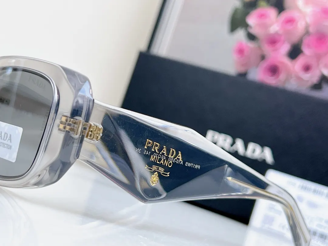 PRADA SPR17W 太阳眼镜 时尚遮阳款
