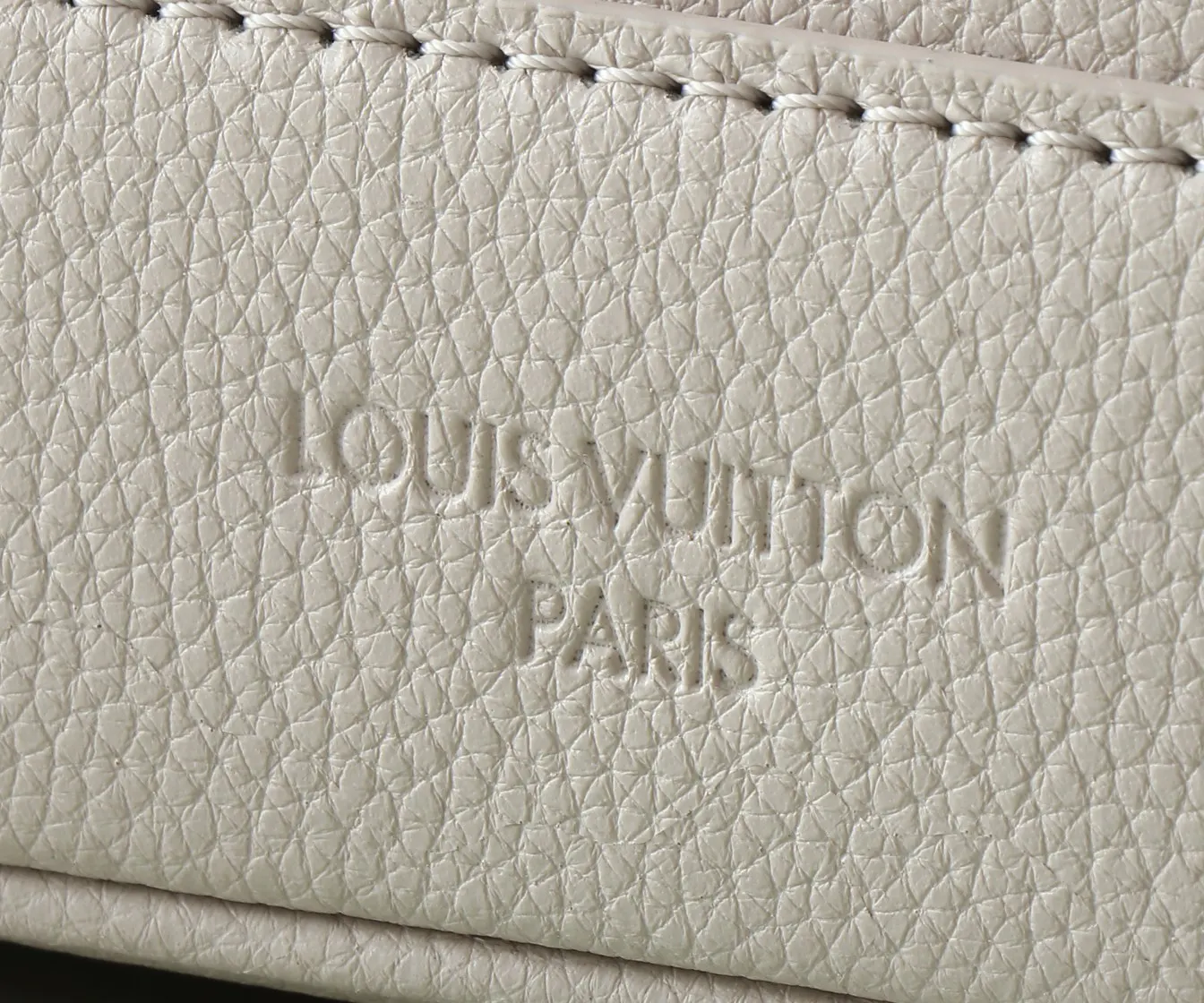 LV Large White Tote Bag Image 9 LV Large White Tote Bag Image 9