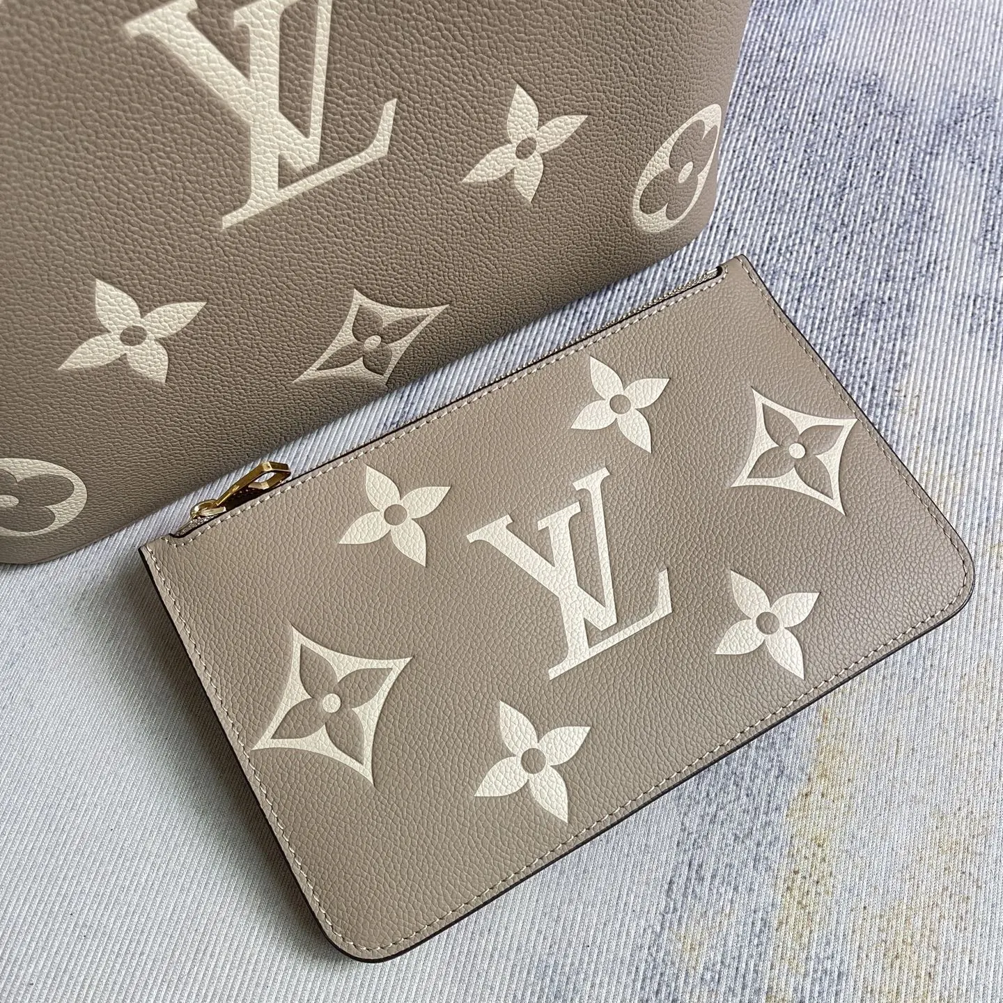 Neverfull 黑色 米白 手拿包 精致手拿款
