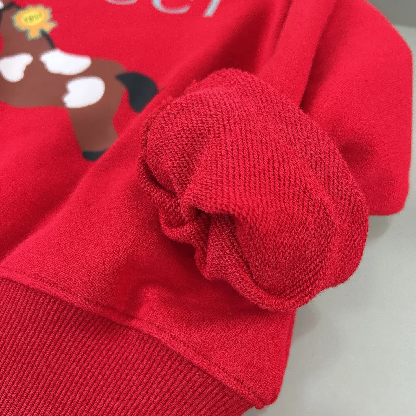 Gucci Logo Print Crew Neck Sweatshirt Image 7 Gucci Logo Print Crew Neck Sweatshirt Image 7