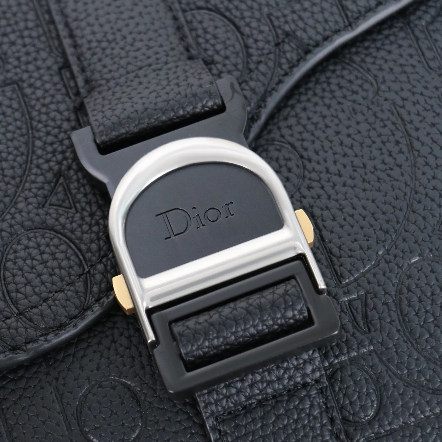Dior Saddle 黑色简约信使包 经典翻盖 斜挎包