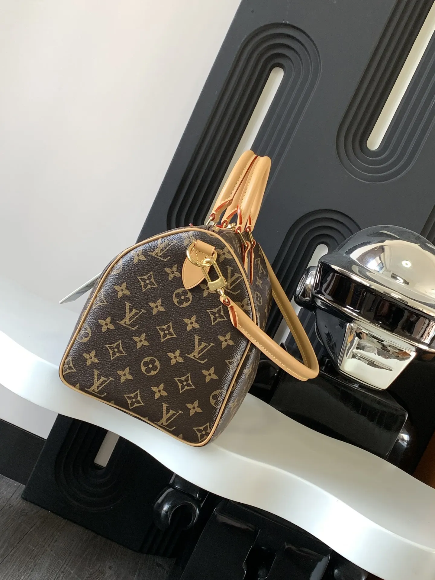 LV M11945 包袋 精选款