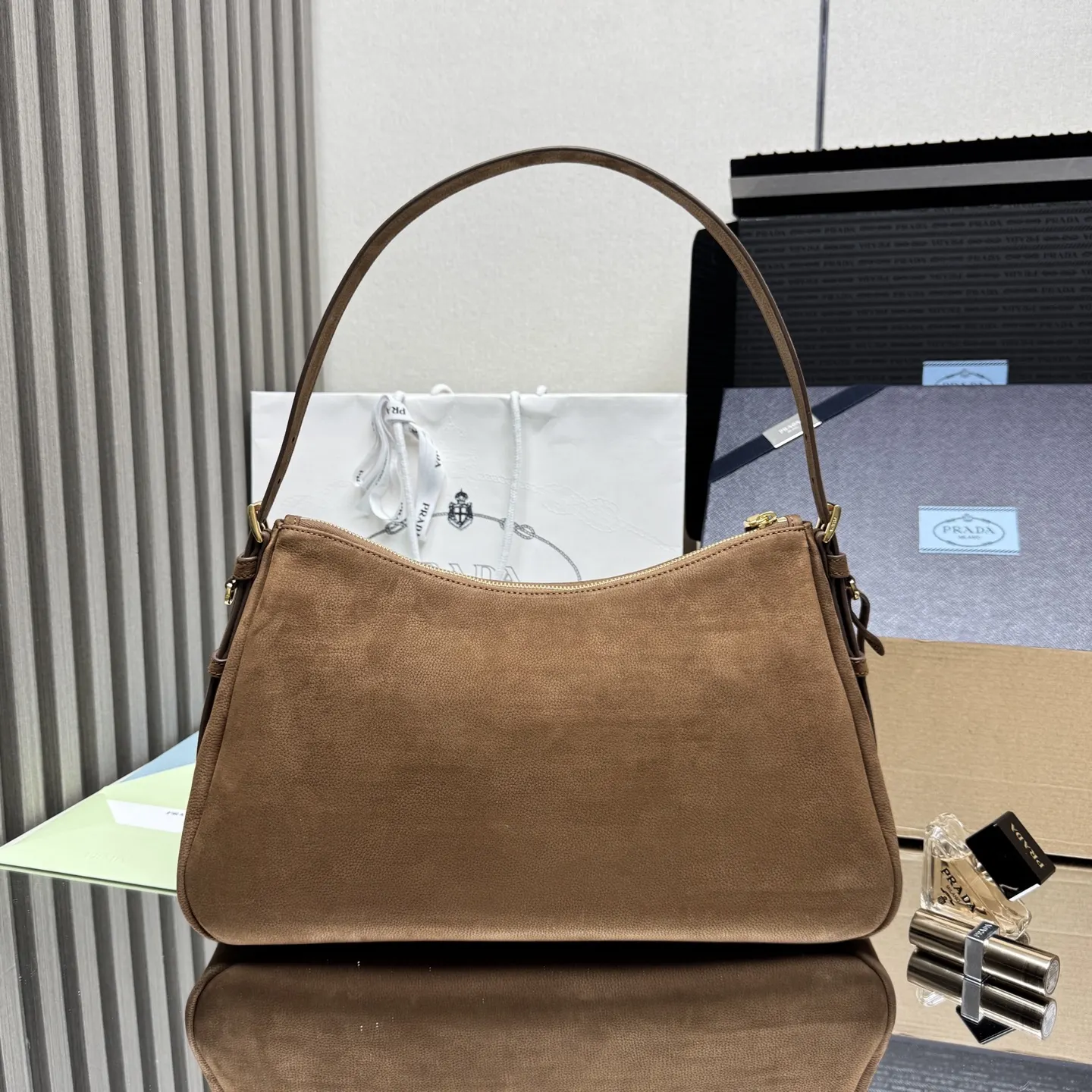 Prada 皮革 斜挎包