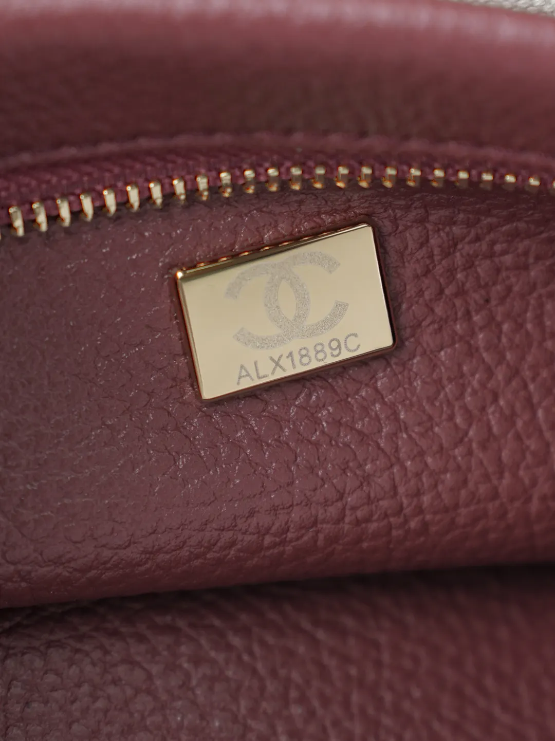 Chanel White Red Hobo Shoulder Bag Vintage Leather