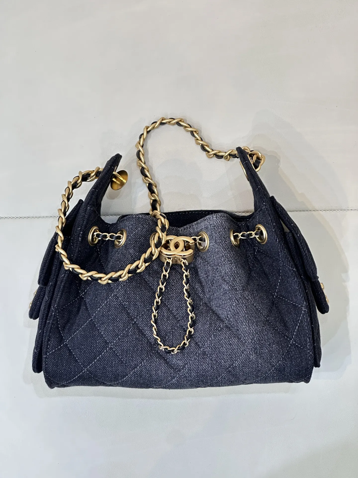 CHANEL 棕色牛皮Hobo腋下包 褶皱款