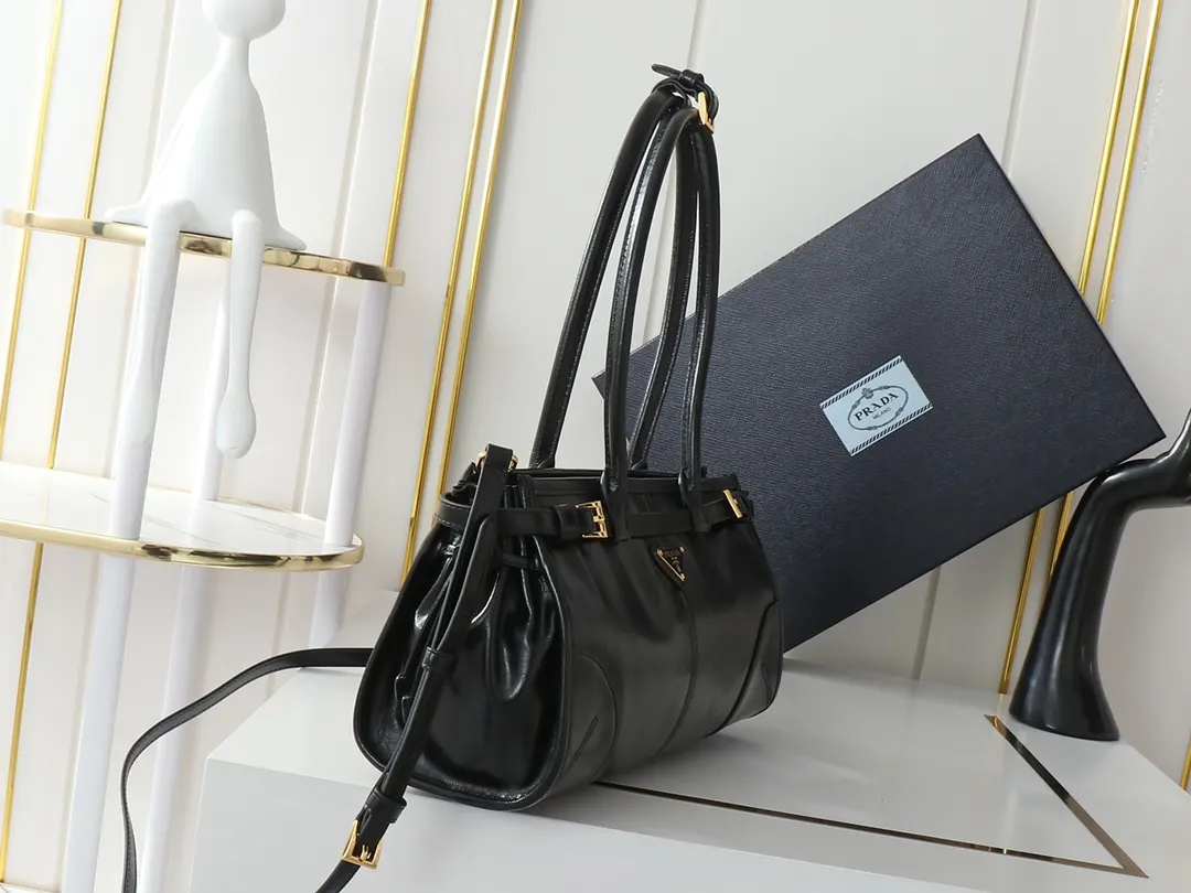PRADA 1BA426 斜挎包 日常通勤款