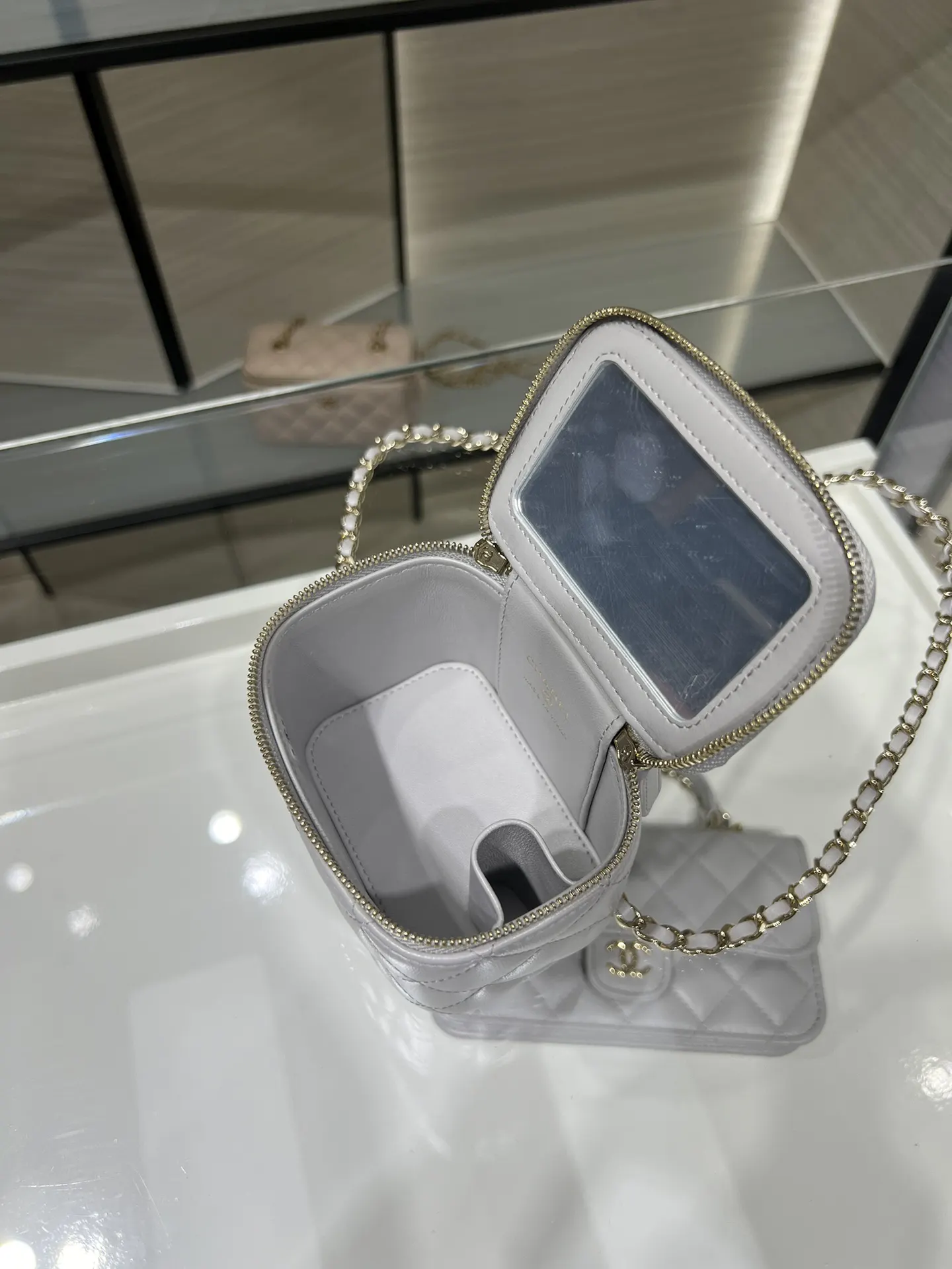 Chanel 19 小号 灰色 皮革 菱格绗缝 链条包