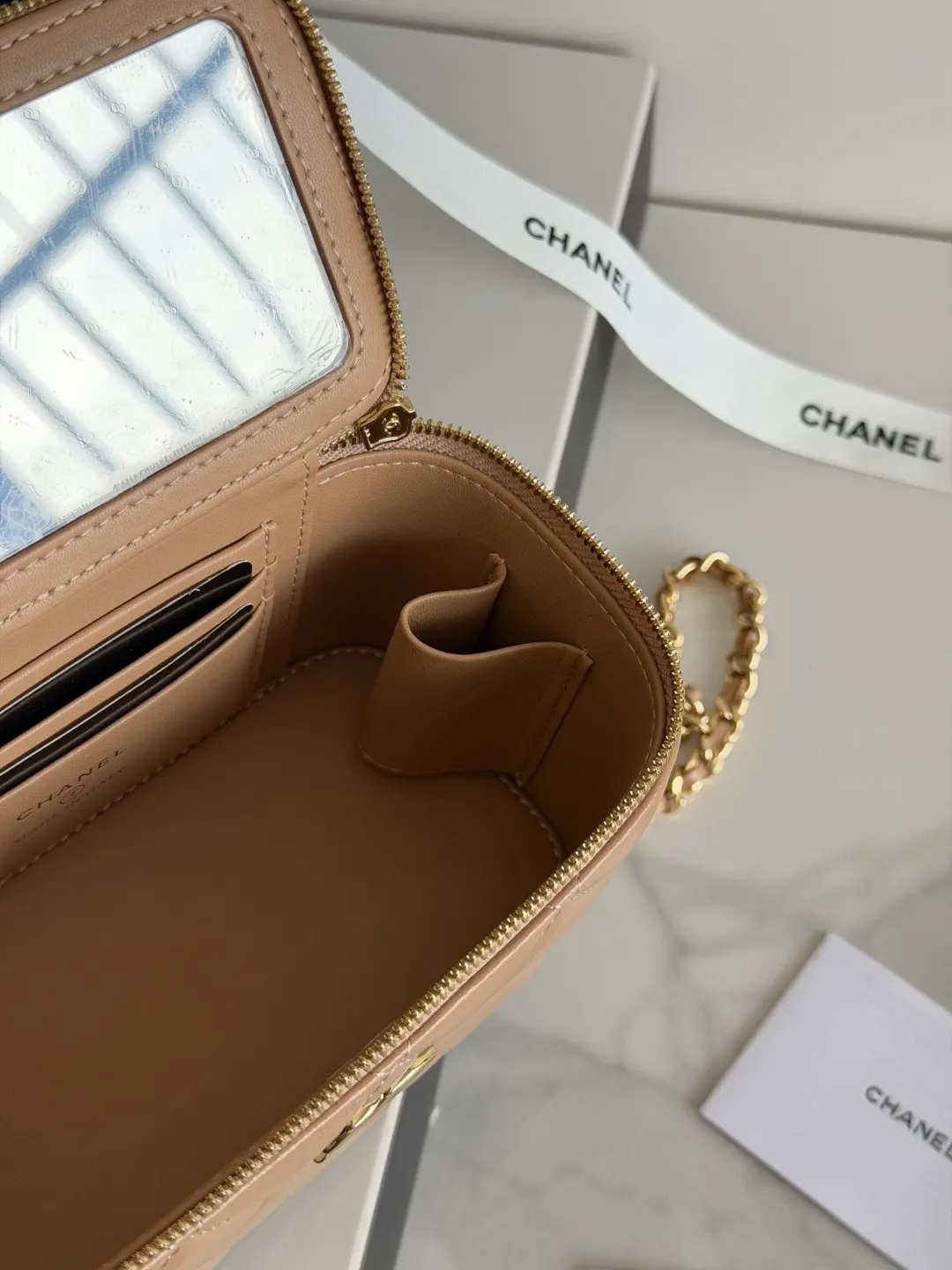 CHANEL 羊皮 上架 小羊皮 制作 质量 經典之作 华丽与 手提包 通勤手提款