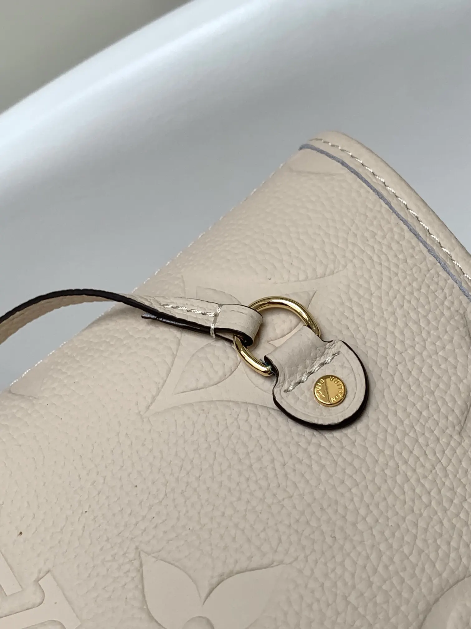 Neverfull 黑色 白色 手拿包 精致手拿款