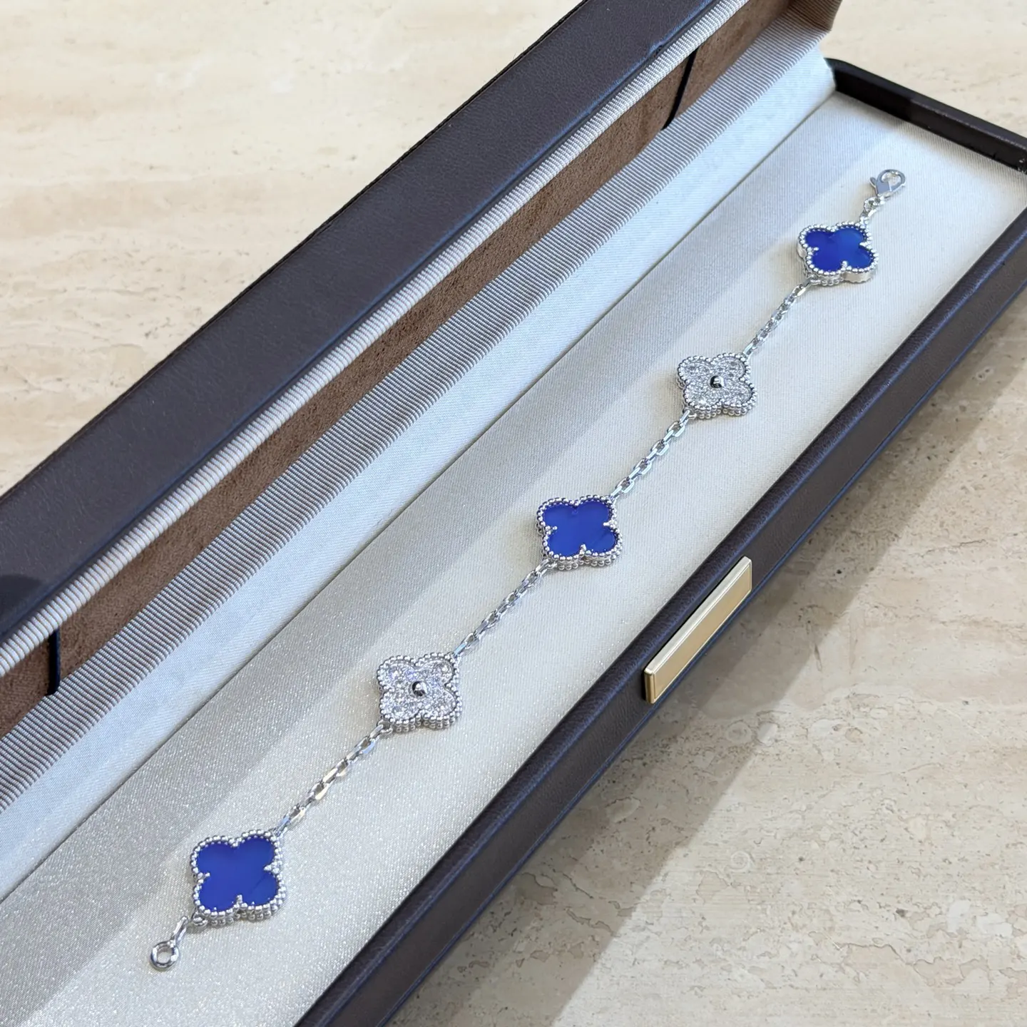 Van Cleef 金色 满钻 四叶草 菱形 手链 日常叠戴款