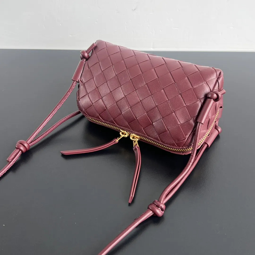 Bottega Veneta 腋下包 復古腋下背款