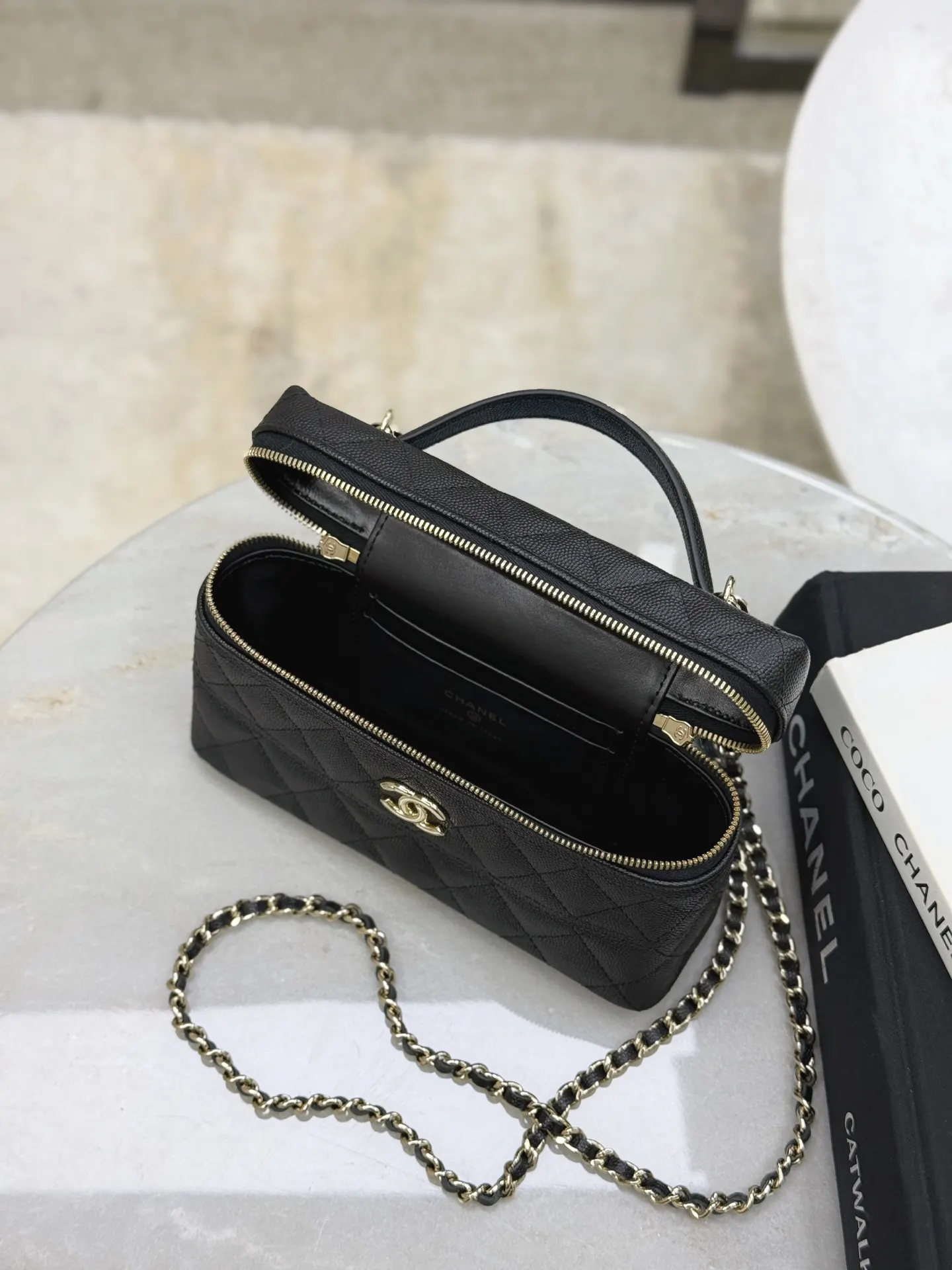 CHANEL 19 Bag 黑色荔枝纹牛皮链条包 迷你款