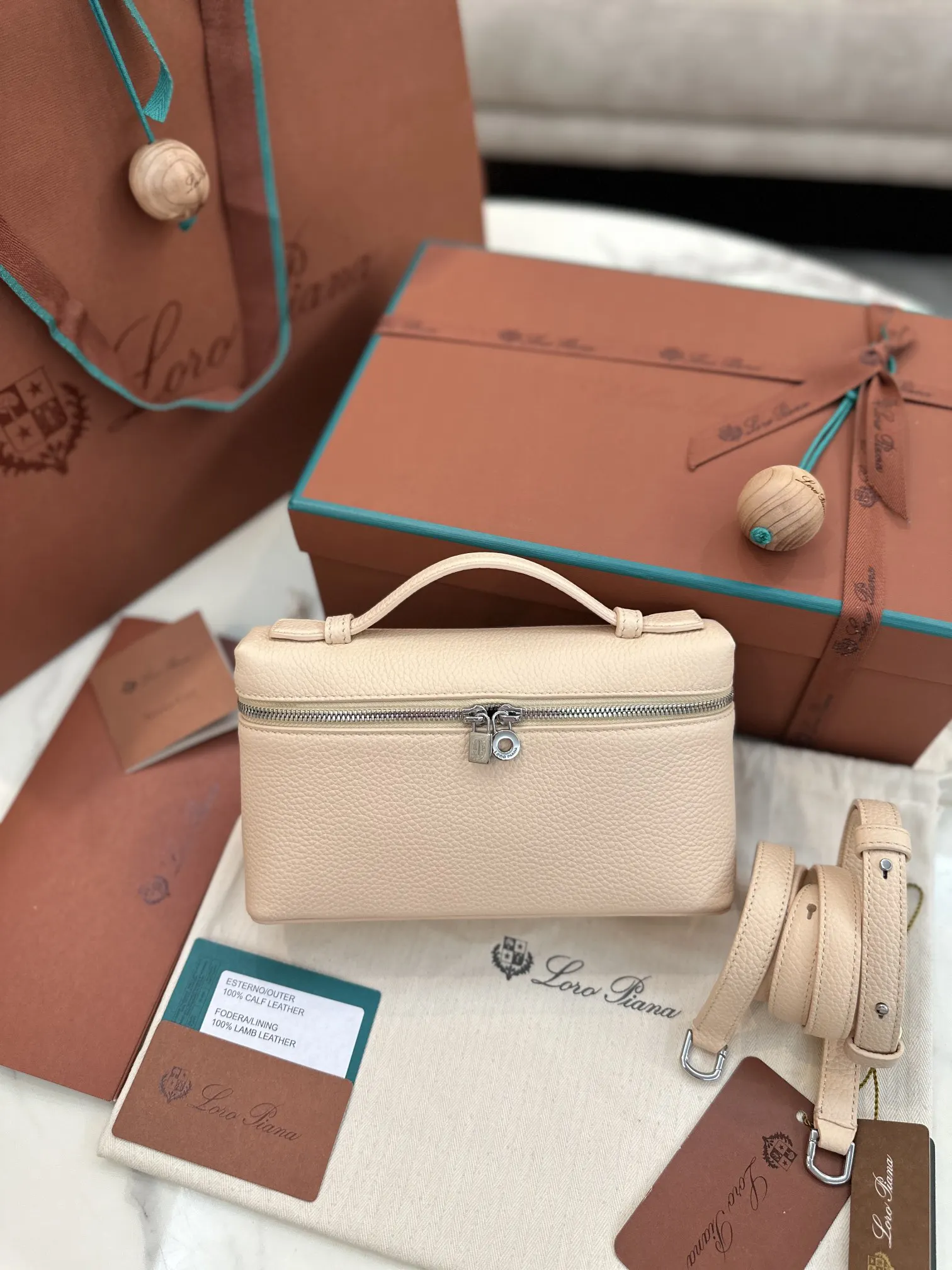 小牛皮 Loro Piana Extra Poket 手拿包 精致手拿款