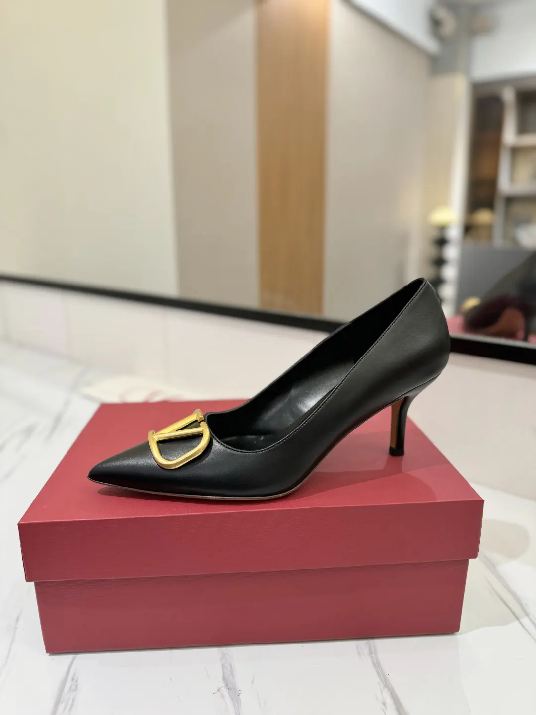 Valentino 金色 平底鞋 通勤约会款 款02