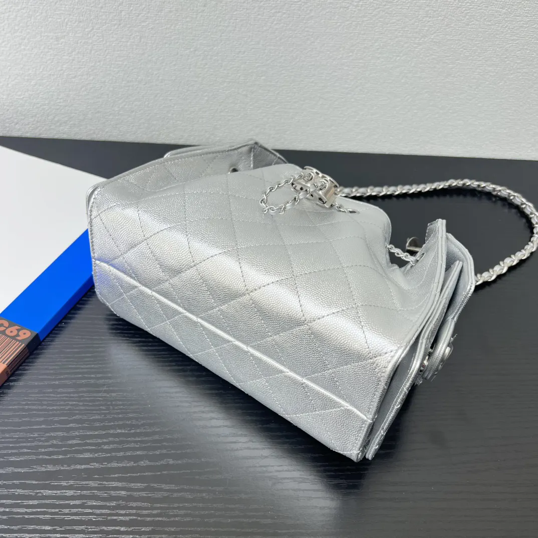 Chanel 22 小号 灰色 皮革 链条包