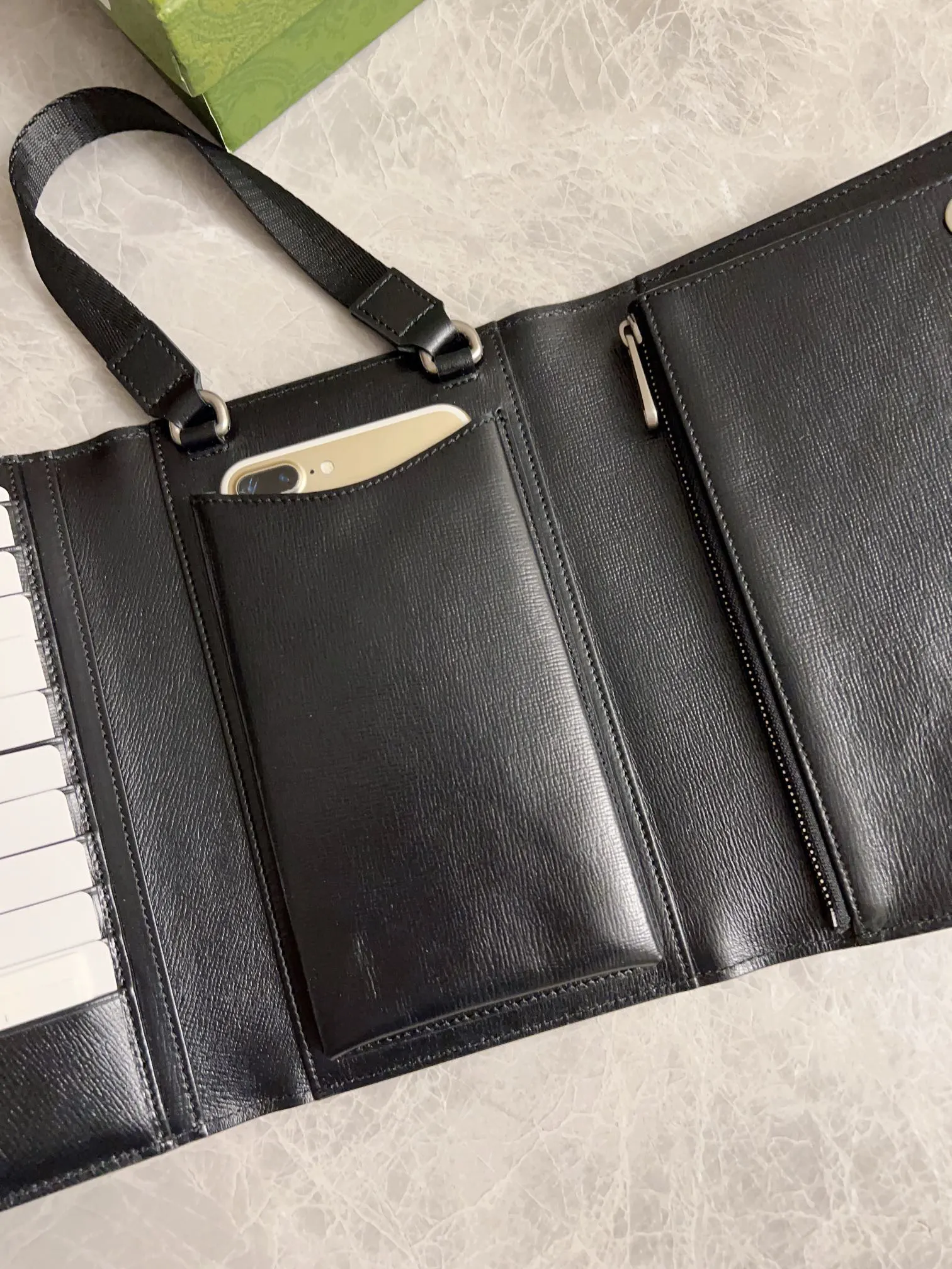 Gucci 牛皮 时尚单品 手拿包 精致手拿款
