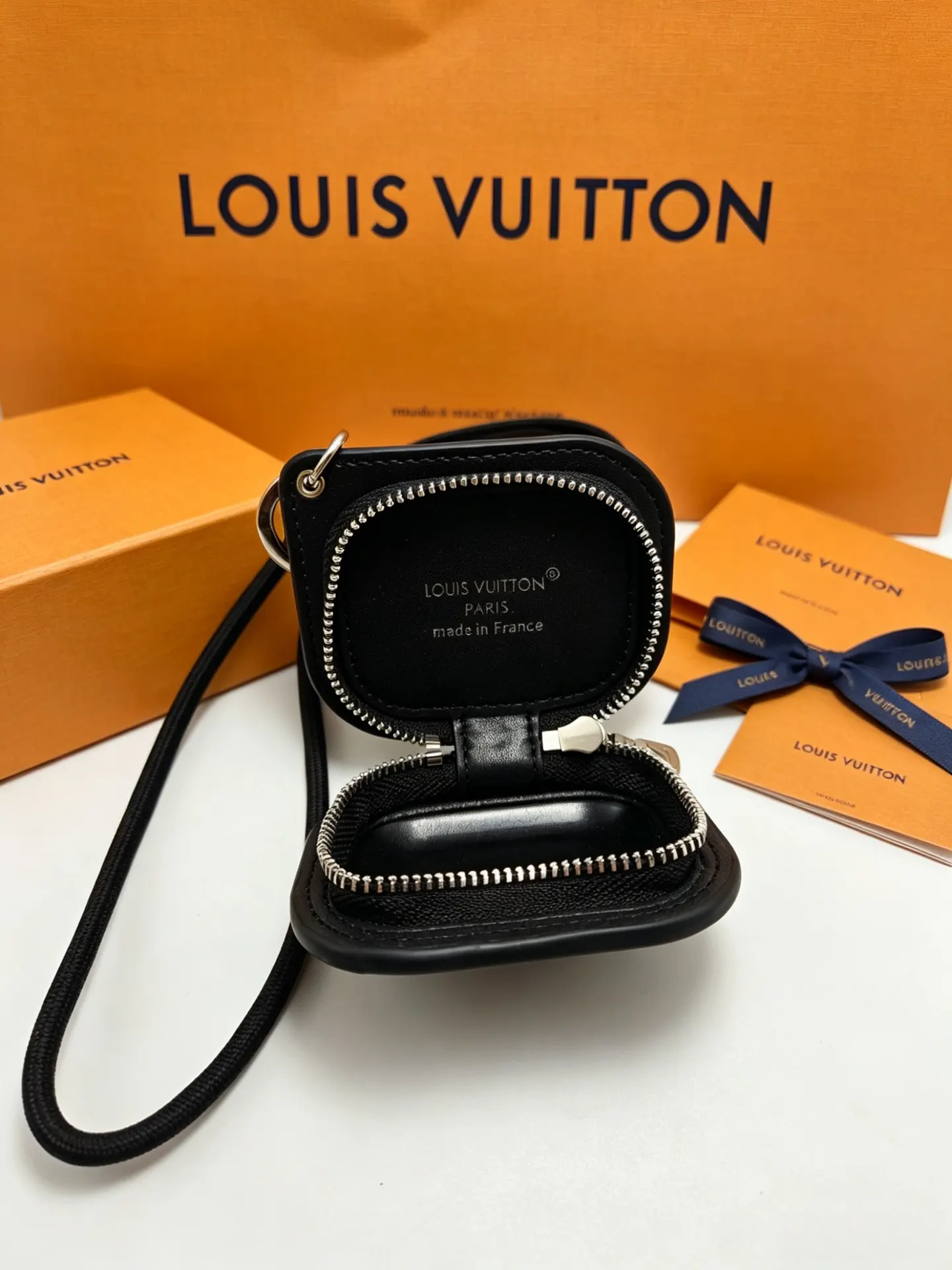 LV bag Image 5 LV bag Image 5