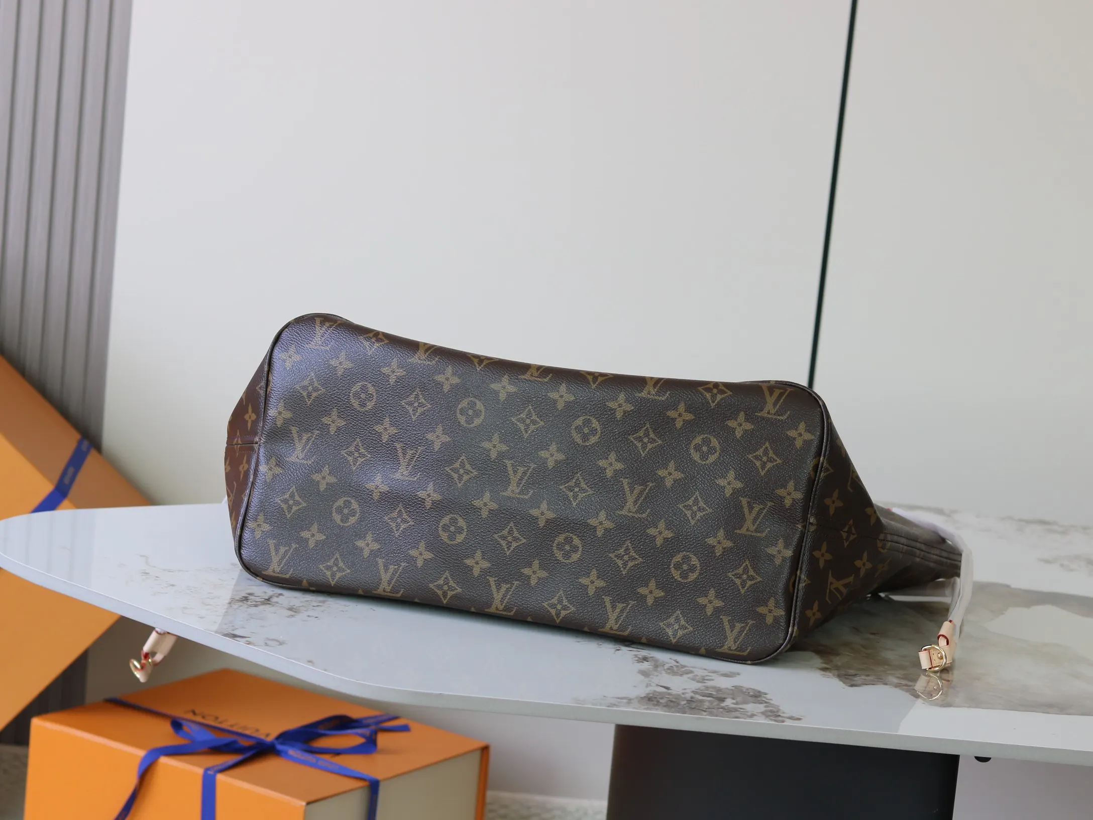 Neverfull 牛皮 托特包 大容量托特款(數字2) Neverfull 牛皮 托特包 大容量托特款(數字2)