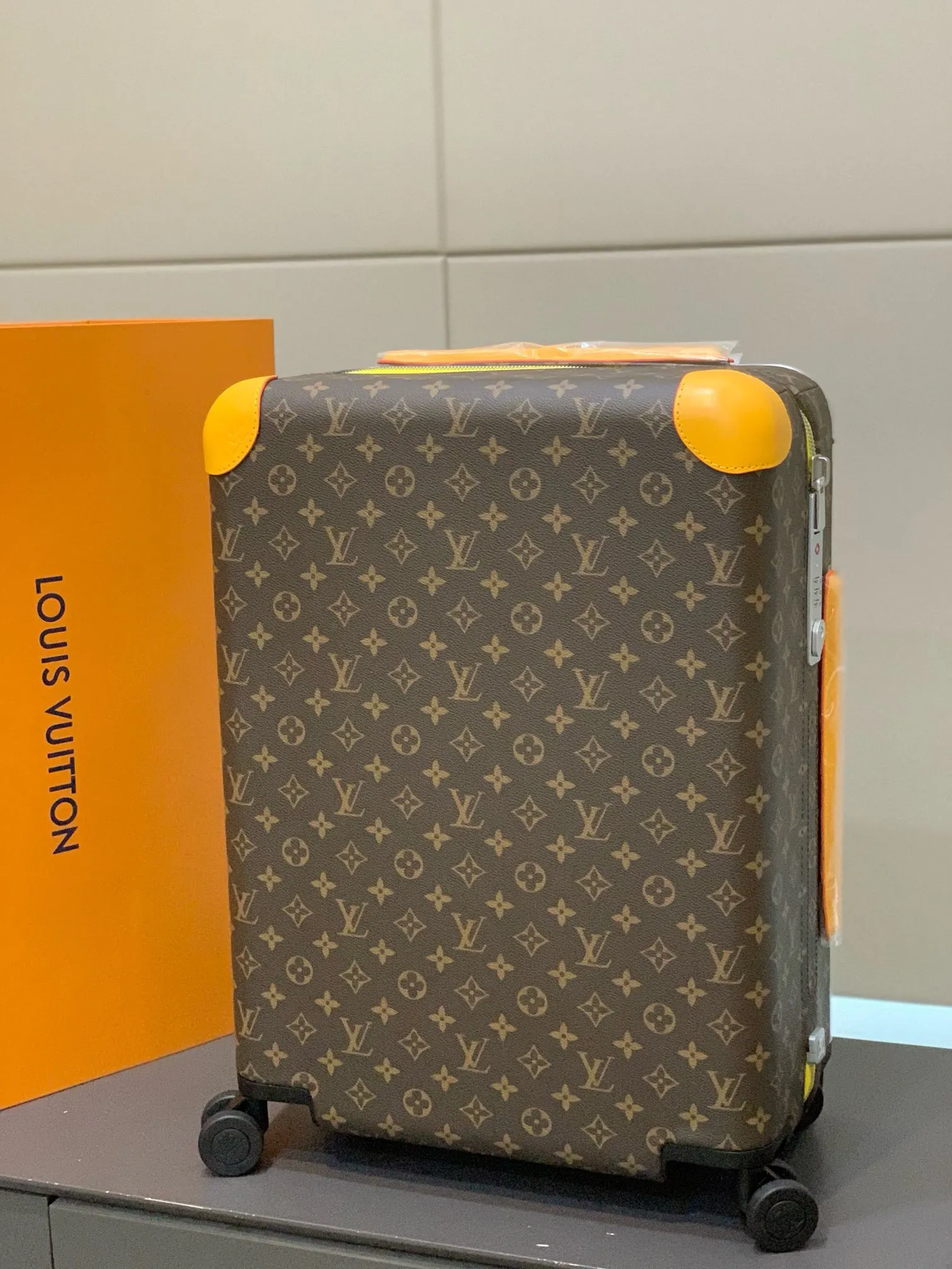 拉杆箱皮箱行李箱旅行箱登机箱 拉杆箱旅行箱 路易v 旅行拉杆款 轻便出行款