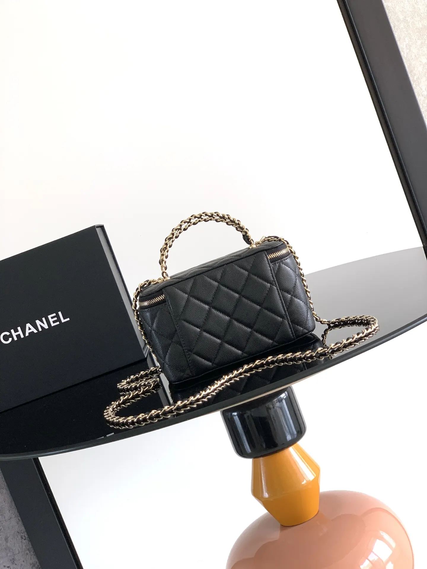 CHANEL 牛皮 春夏 鏈條 包黑金鱼子酱球纹牛皮手 鏈條包 精致鏈條款