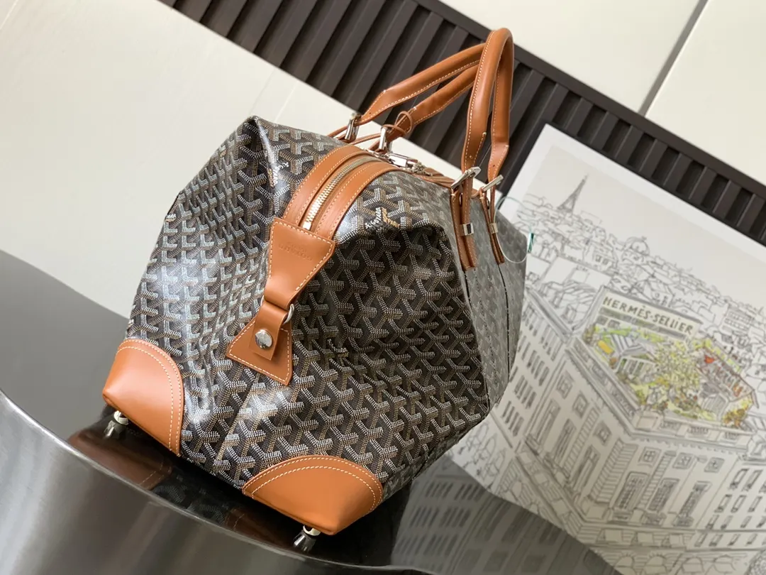 Goyard 它的提手可调节长度 可确保手提时的舒適度 并且开口两 旅行袋 大容量旅行款