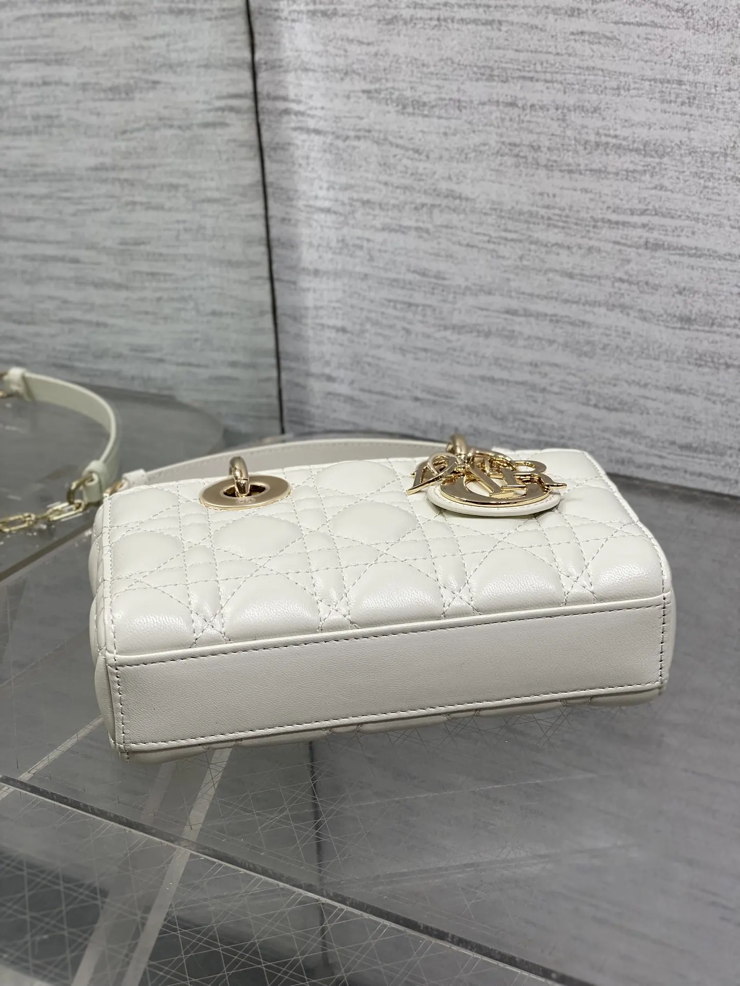 Dior 羊皮 进口 羊皮横款戴妃包 内里 羊筋D joy 手提包 通勤手提款