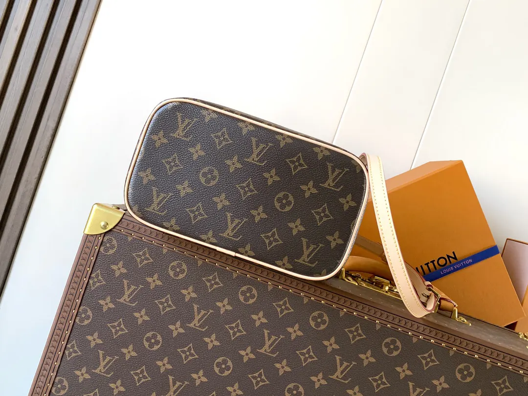 LV blue green color scheme handbag Image 4 LV blue green color scheme handbag Image 4