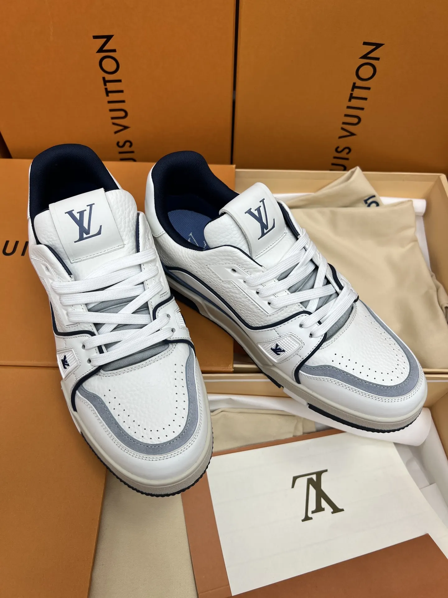 Louis Vuitton 运动鞋