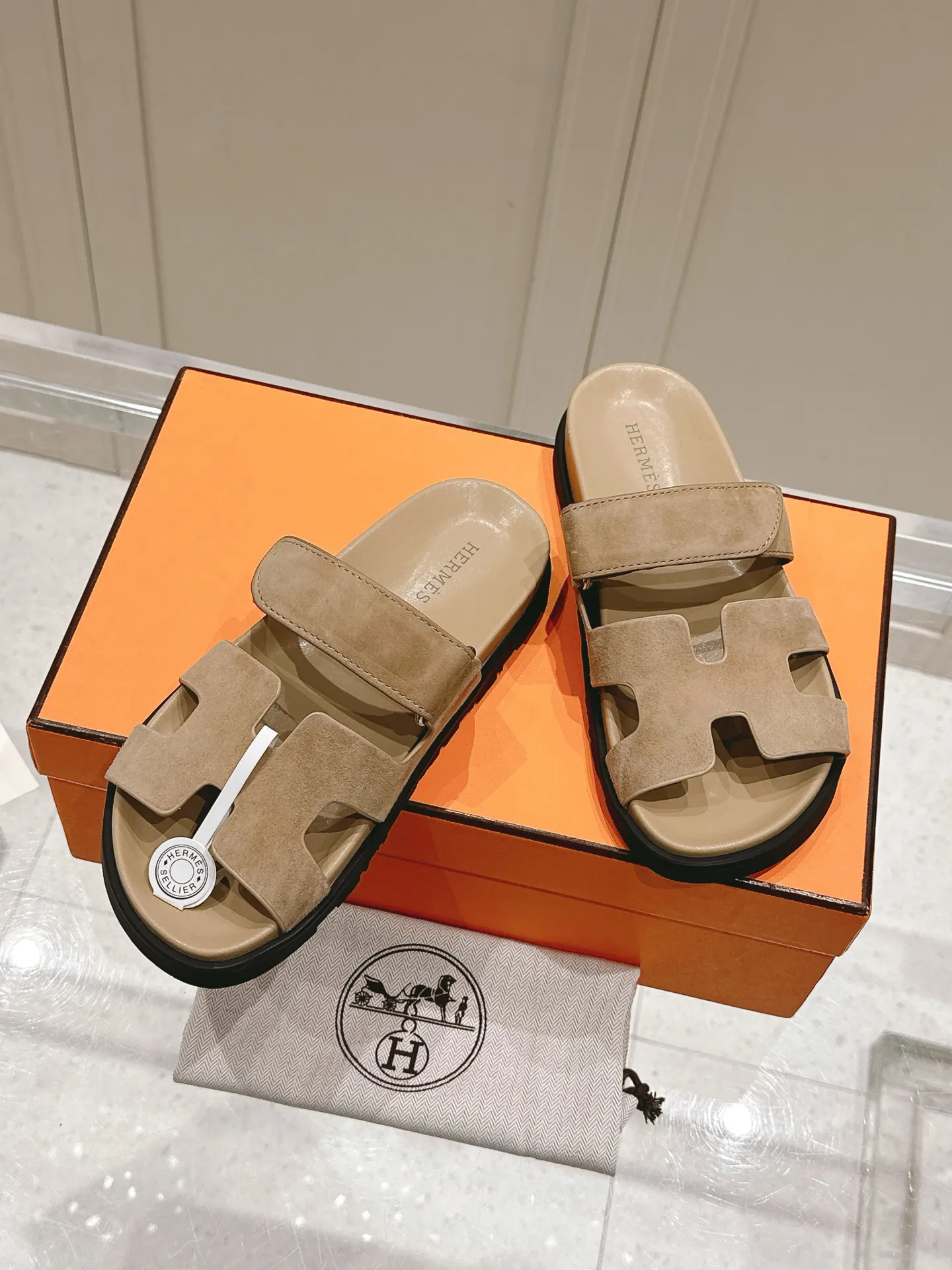 Hermès Oran 羊皮 拖鞋 舒适
